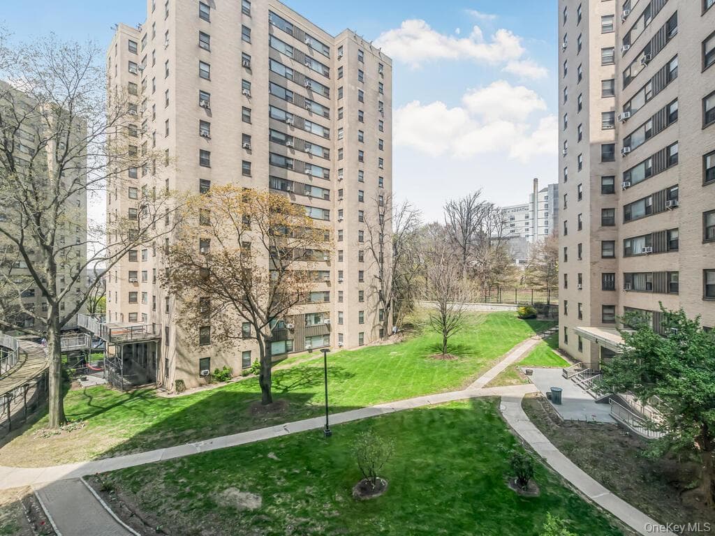 2 Fordham Hill Oval Unit: 5B thumbnail 22