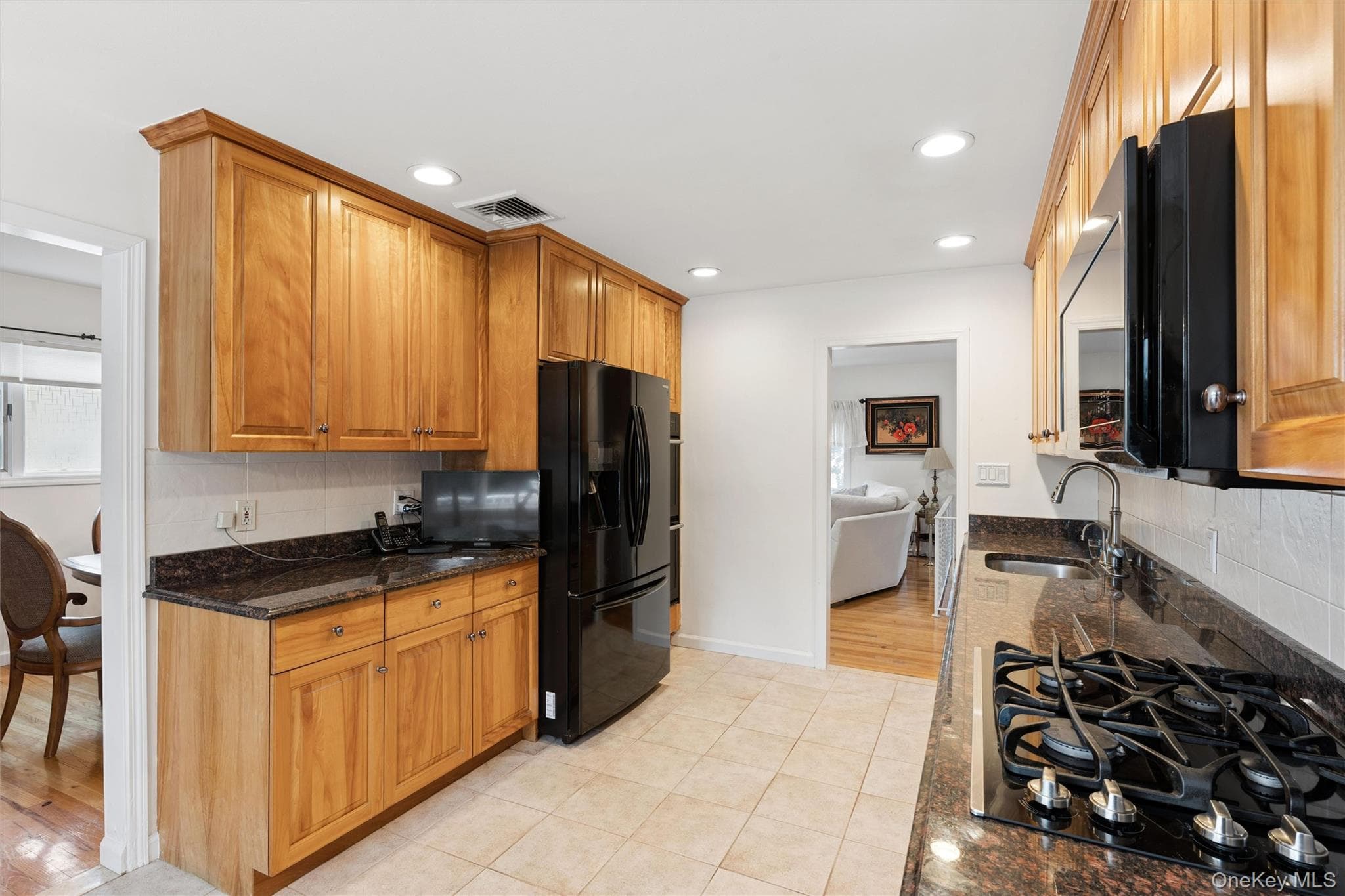 2919 Bond Drive thumbnail 6