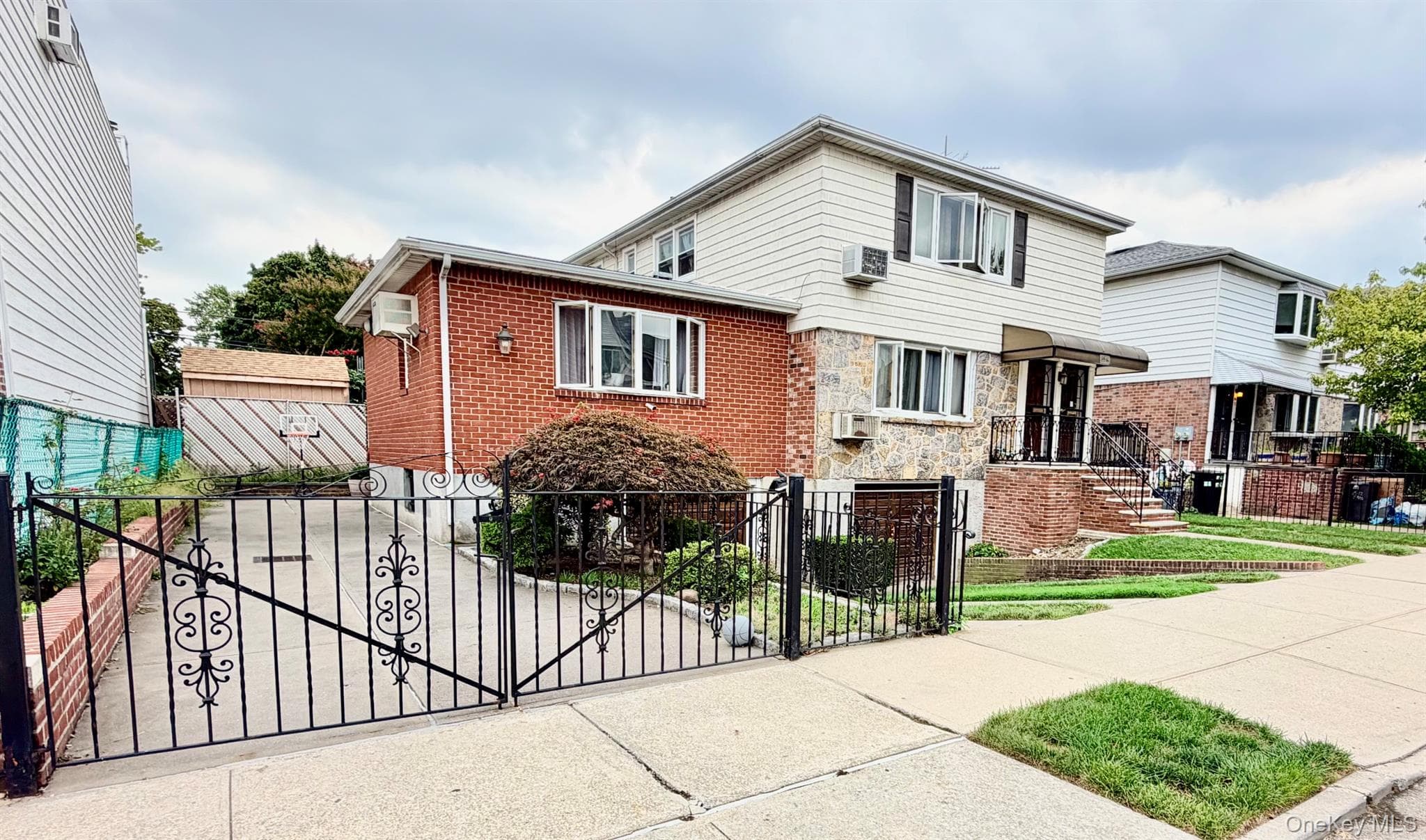 89-16 Doran Avenue thumbnail 3