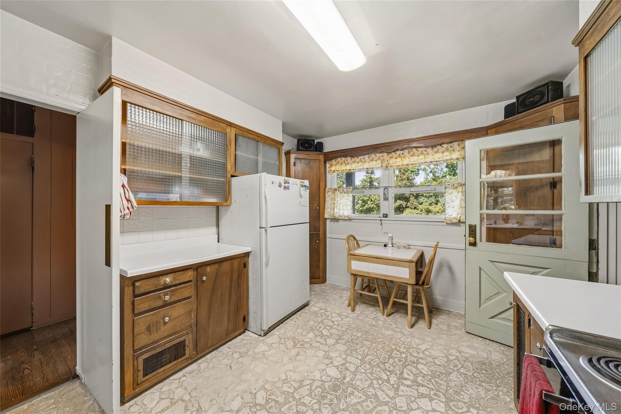 130 Cromwell Hill Road thumbnail 17