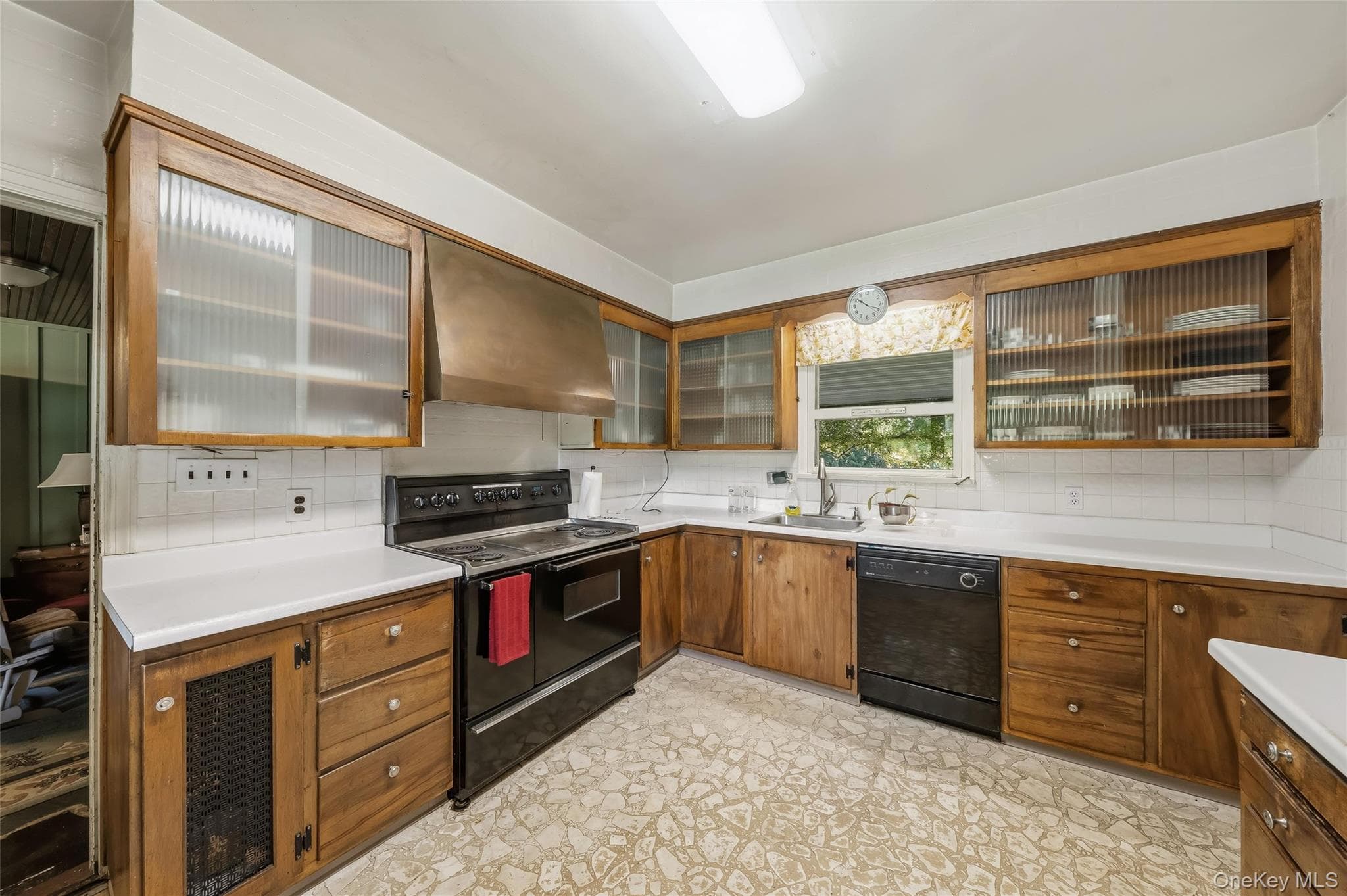 130 Cromwell Hill Road thumbnail 18