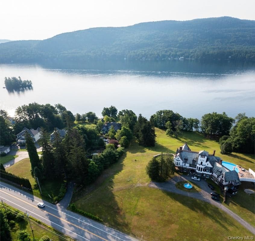 2978 Lakeshore Drive thumbnail 7