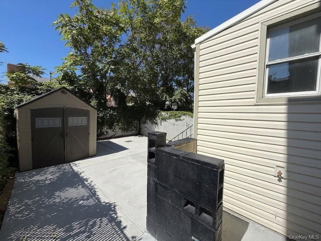 149 Beach 27th Street thumbnail 15