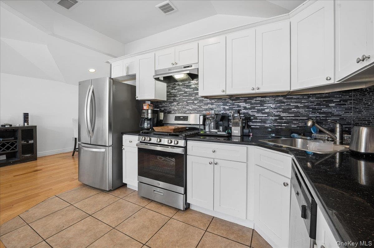 290 Zerega Avenue thumbnail 9