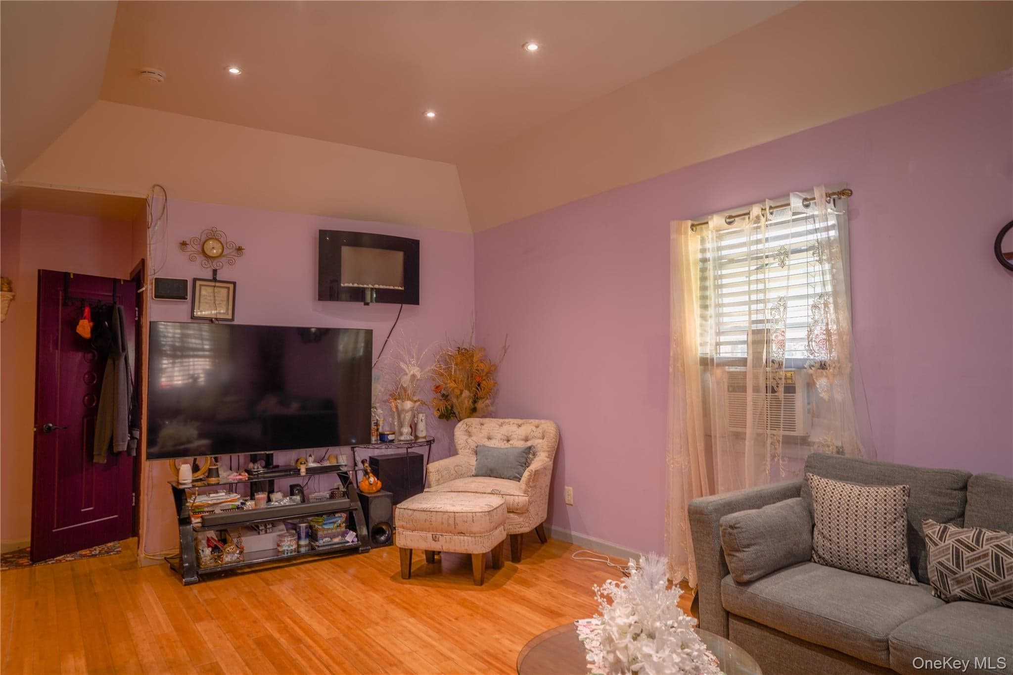 17910 Mathewson Court thumbnail 2