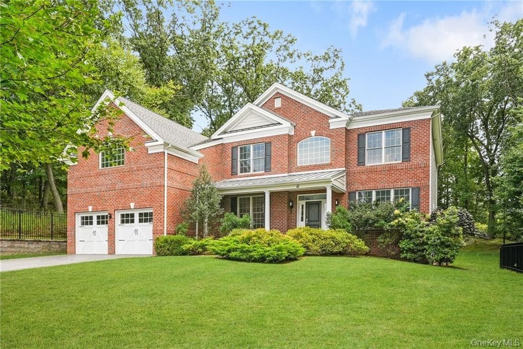 11 Fraydun Lane, Scarsdale