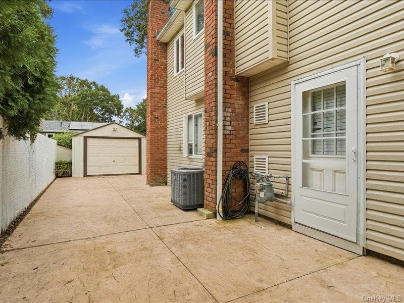 75 Lexington Road thumbnail 37