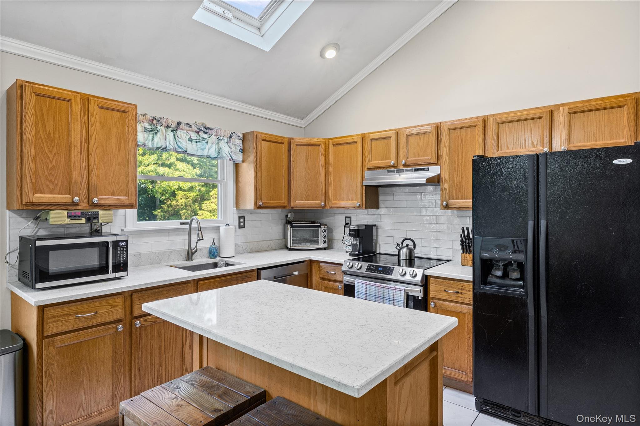 2200 Aldrich Lane thumbnail 10