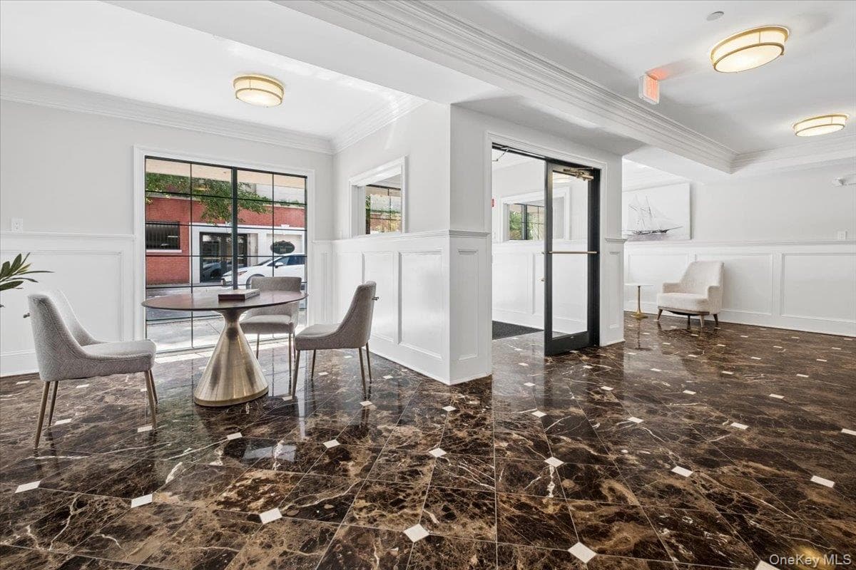 101 Sheldrake Place Unit: 20 thumbnail 4