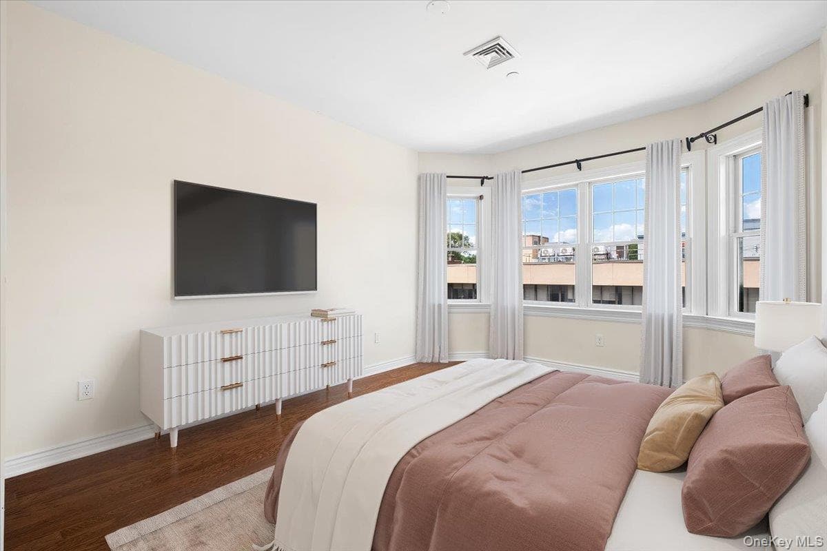 101 Sheldrake Place Unit: 20 thumbnail 20