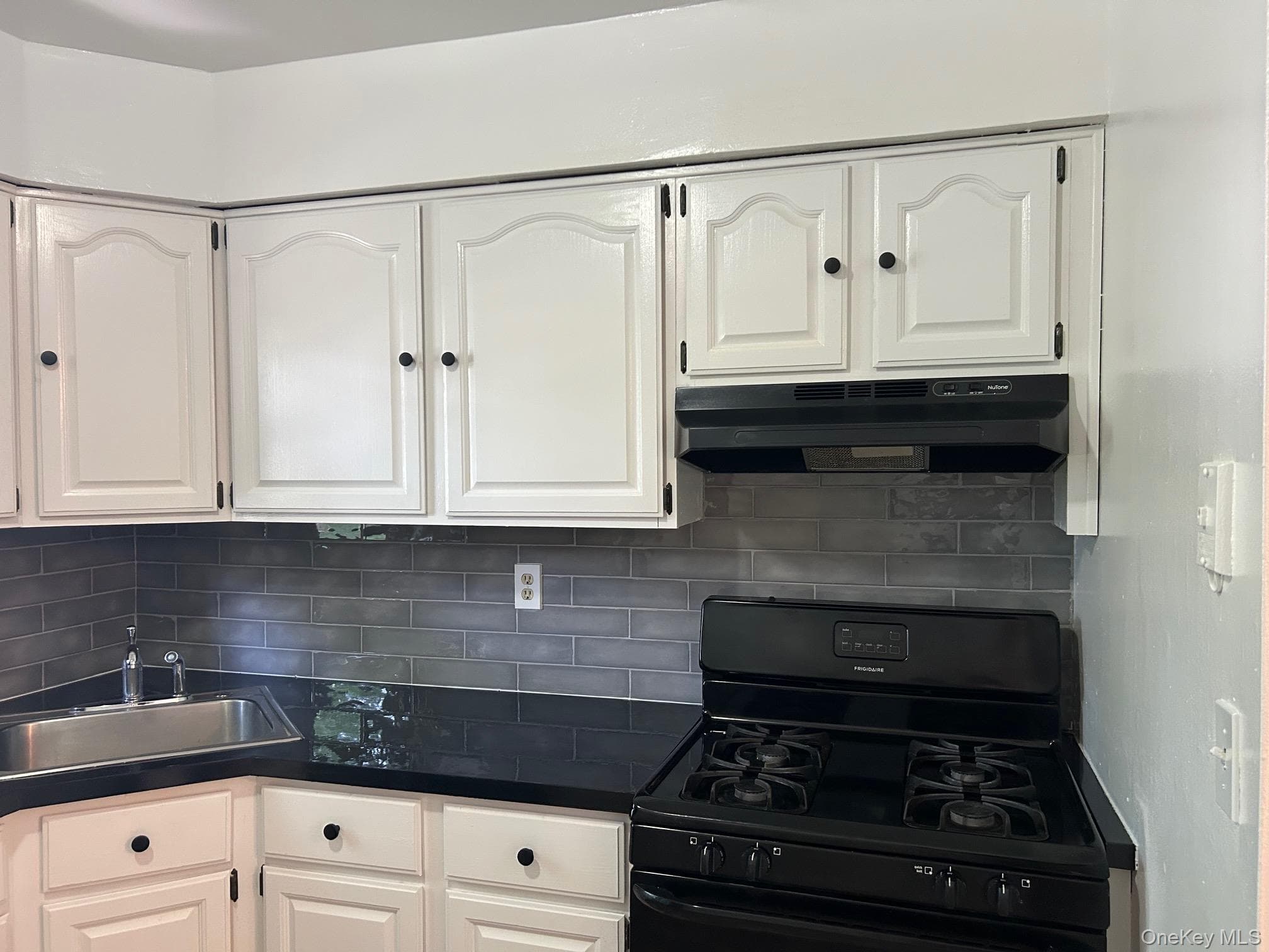 284 Sneden Place Unit: 284 thumbnail 4