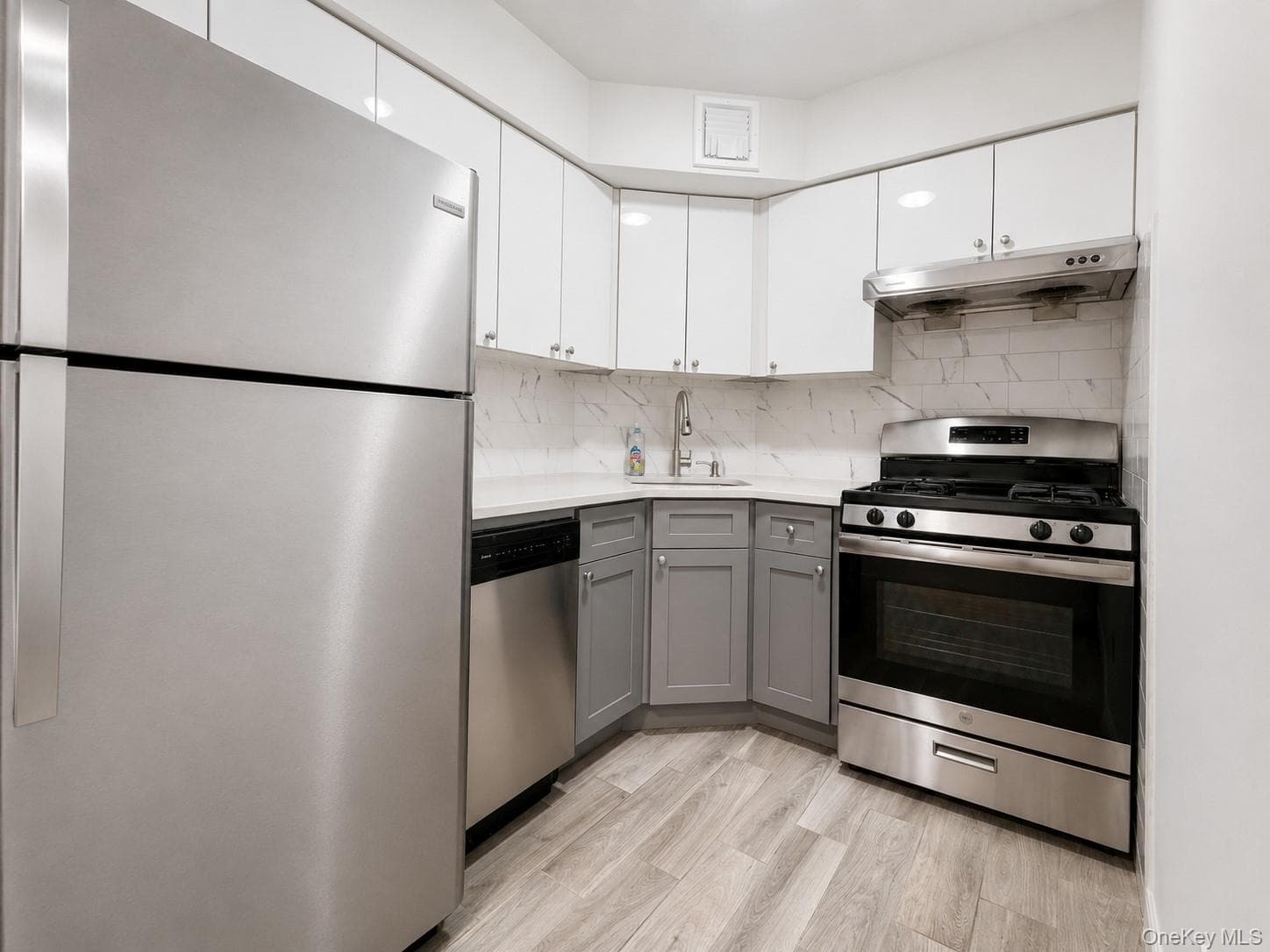 13935 35th Avenue Unit: 4B thumbnail 4