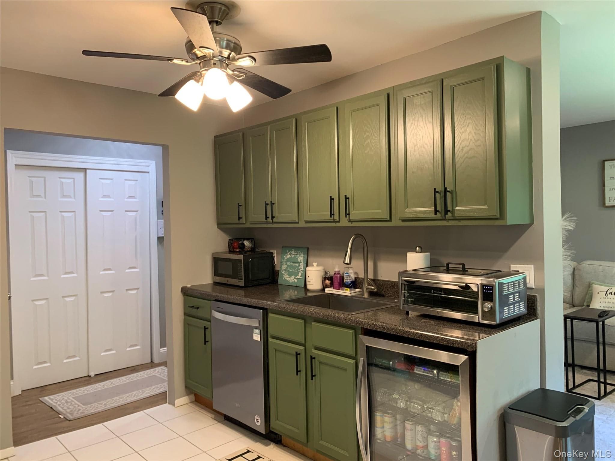 2449F Union Boulevard Unit: 12B thumbnail 3
