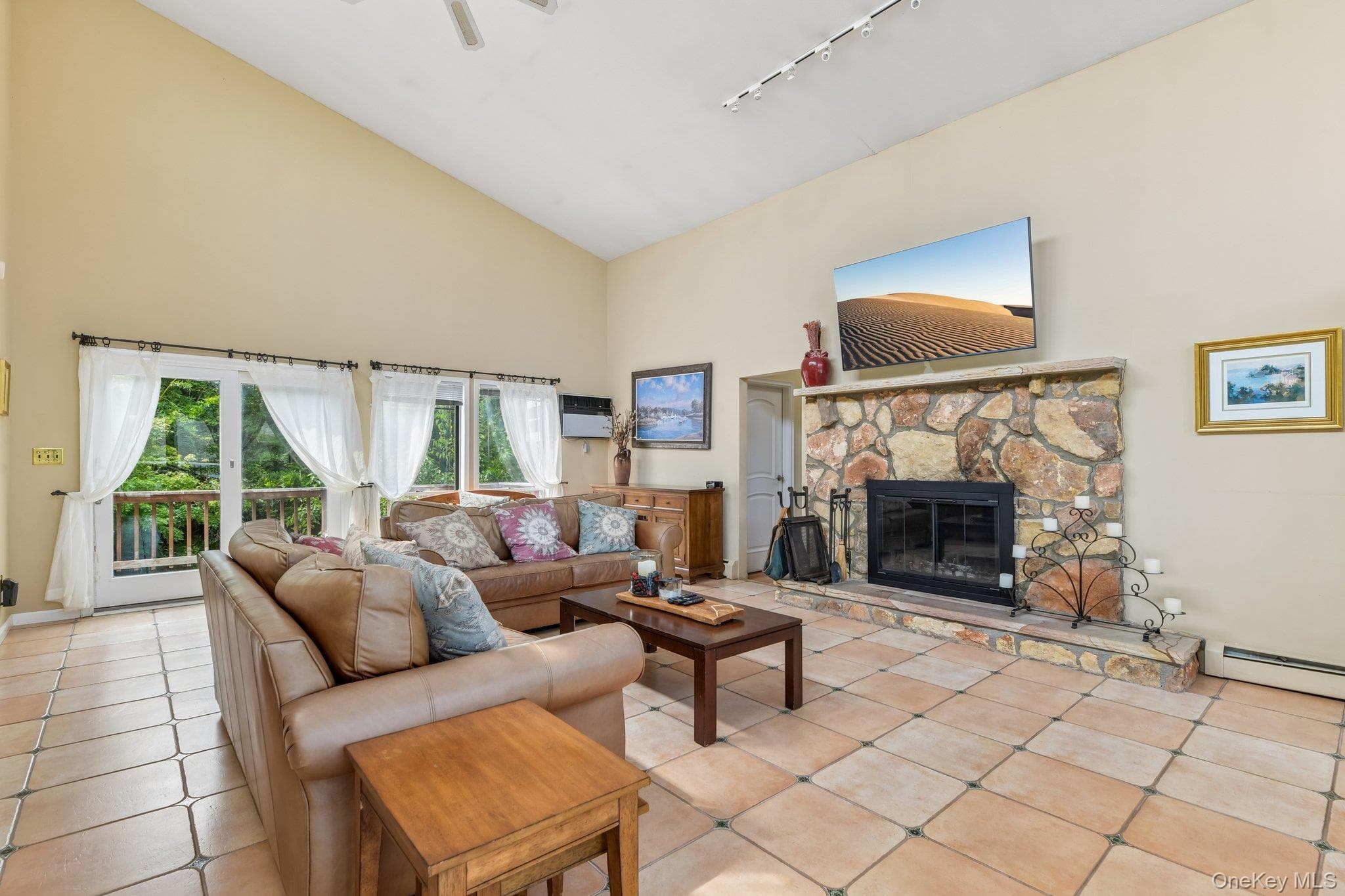 588 E. Long Beach Road thumbnail 6