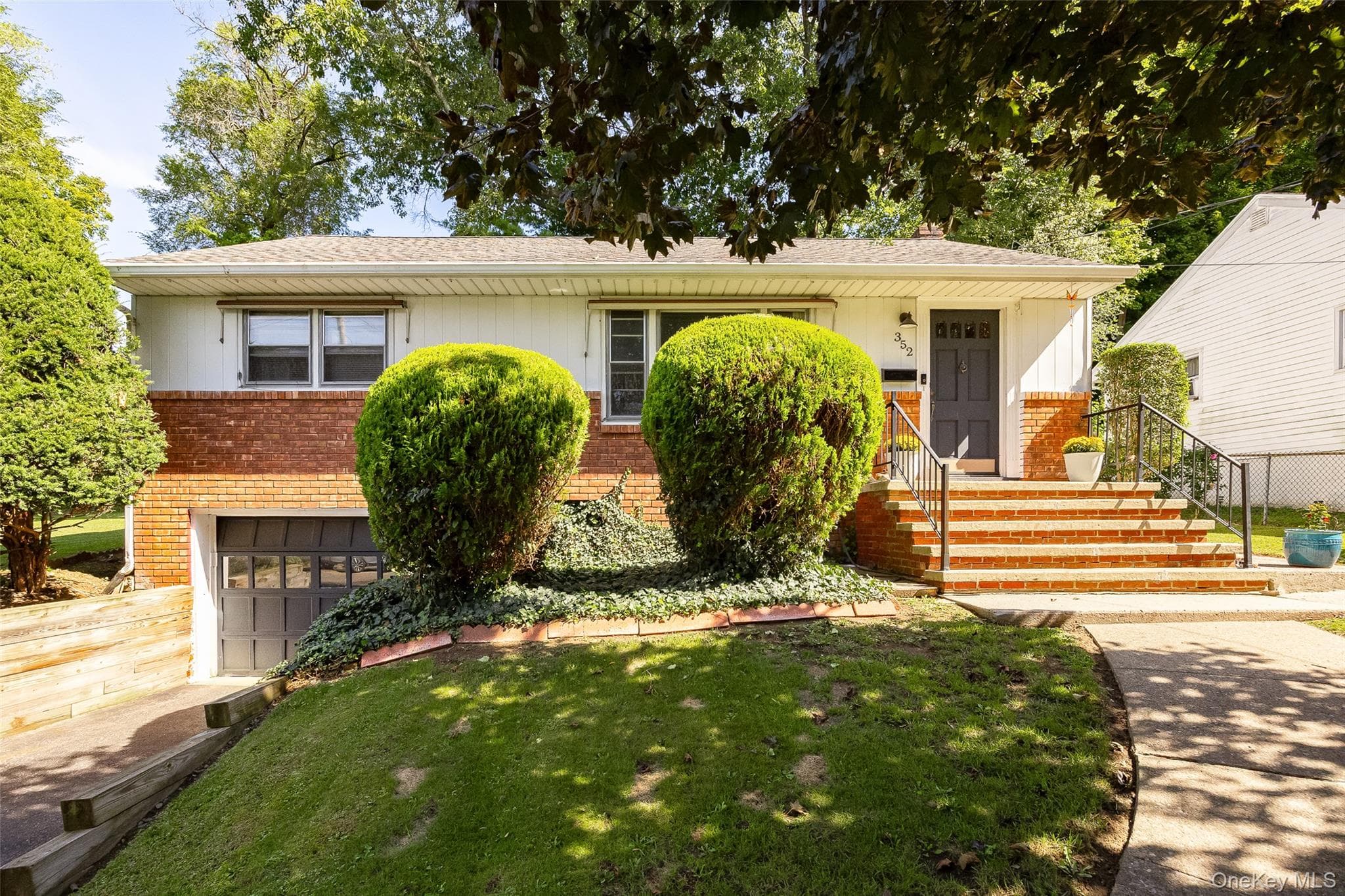 352 Clifton Avenue, Kingston