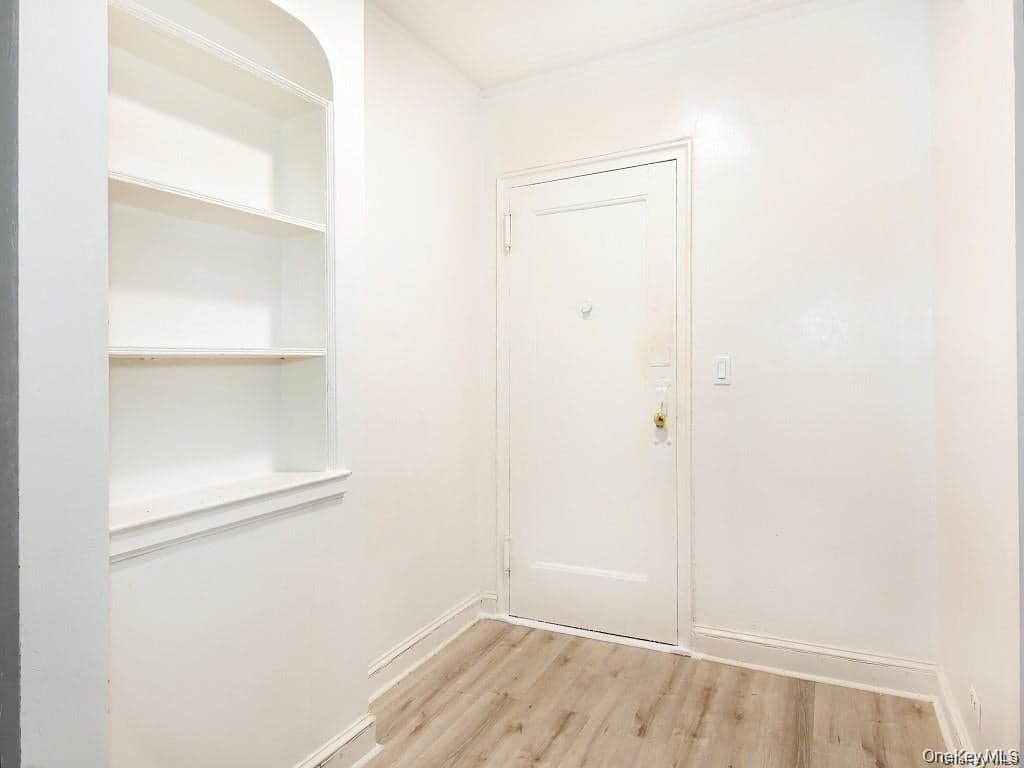 2191 Bolton St ST Unit: 3E thumbnail 6