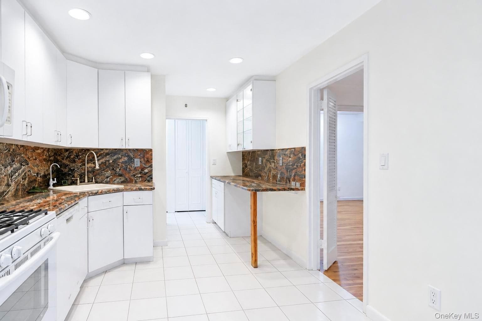 25 Chapel Place PL Unit: 2M thumbnail 13