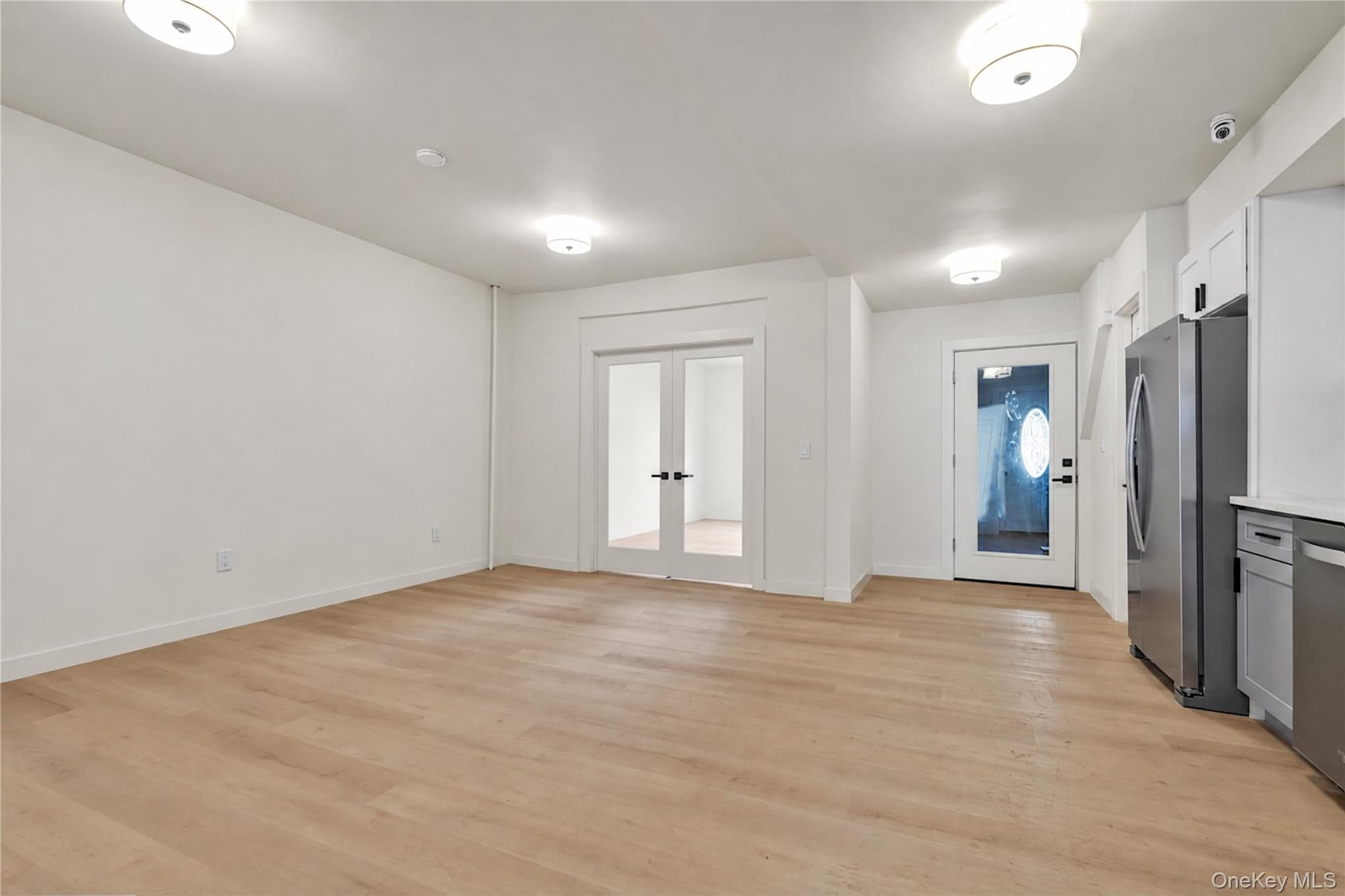 341 E 51st Street thumbnail 6