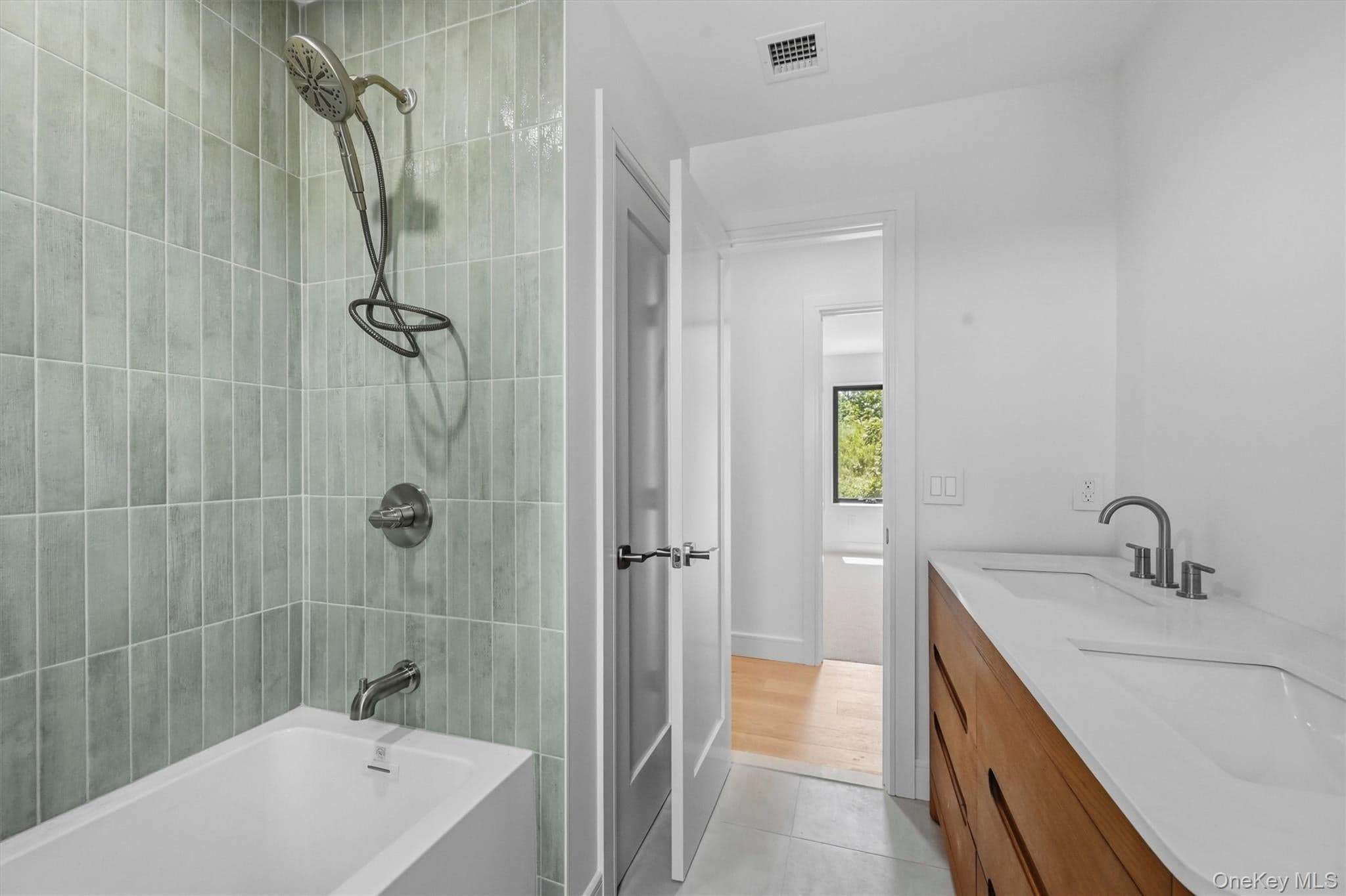 15 Warwick Isle Boulevard thumbnail 39