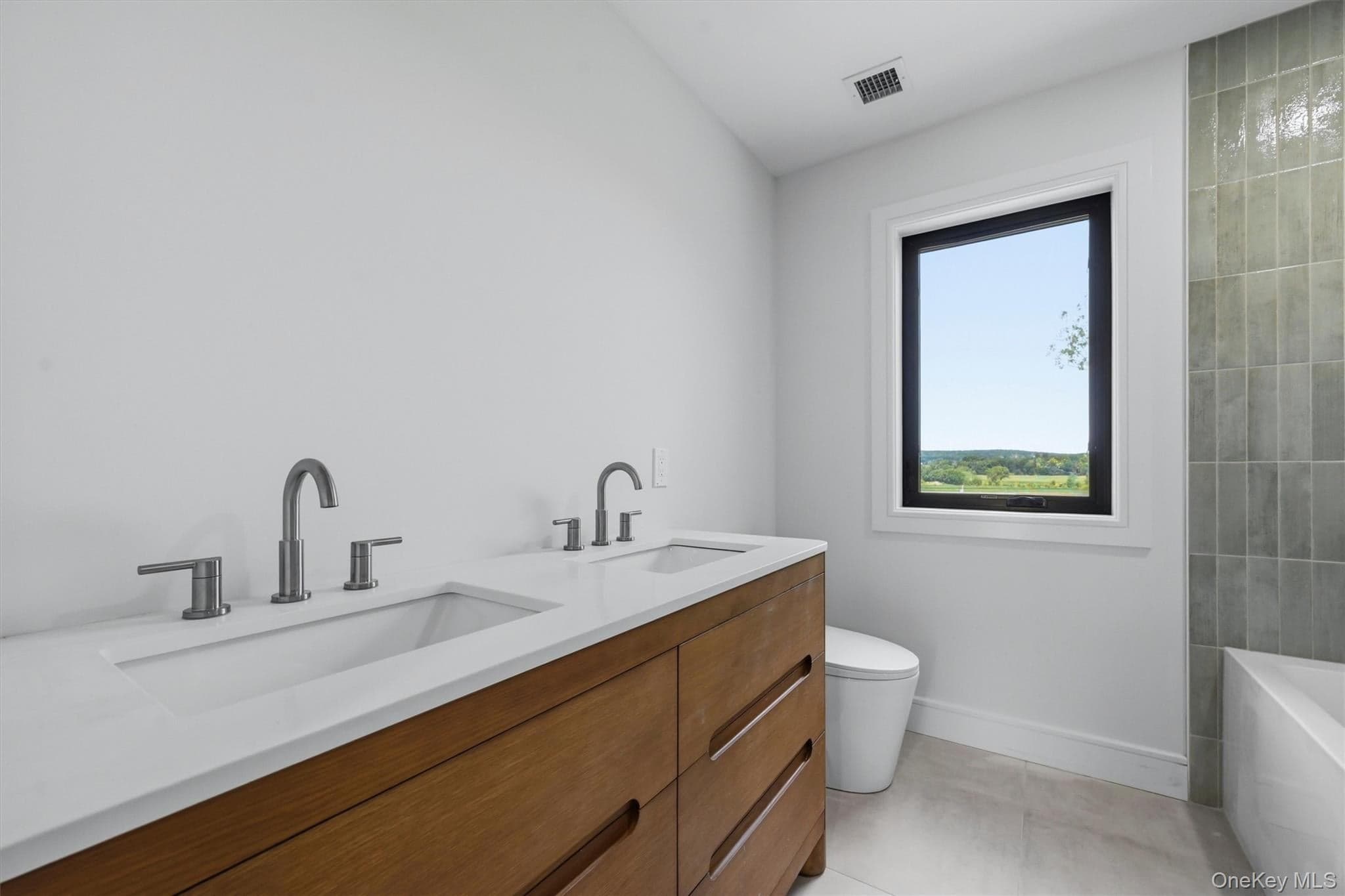 15 Warwick Isle Boulevard thumbnail 38