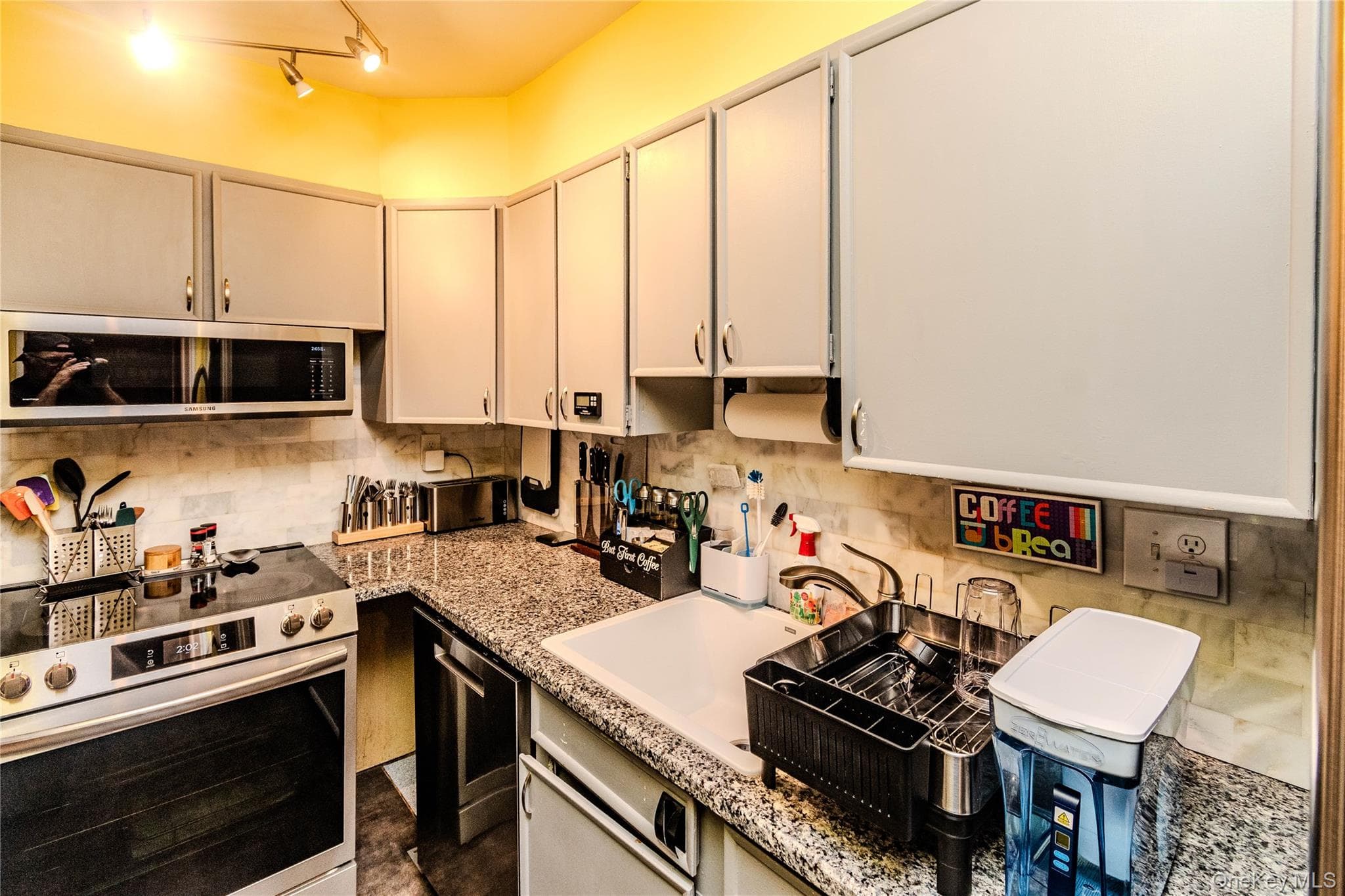 166 Rinaldi Boulevard Unit: A thumbnail 11