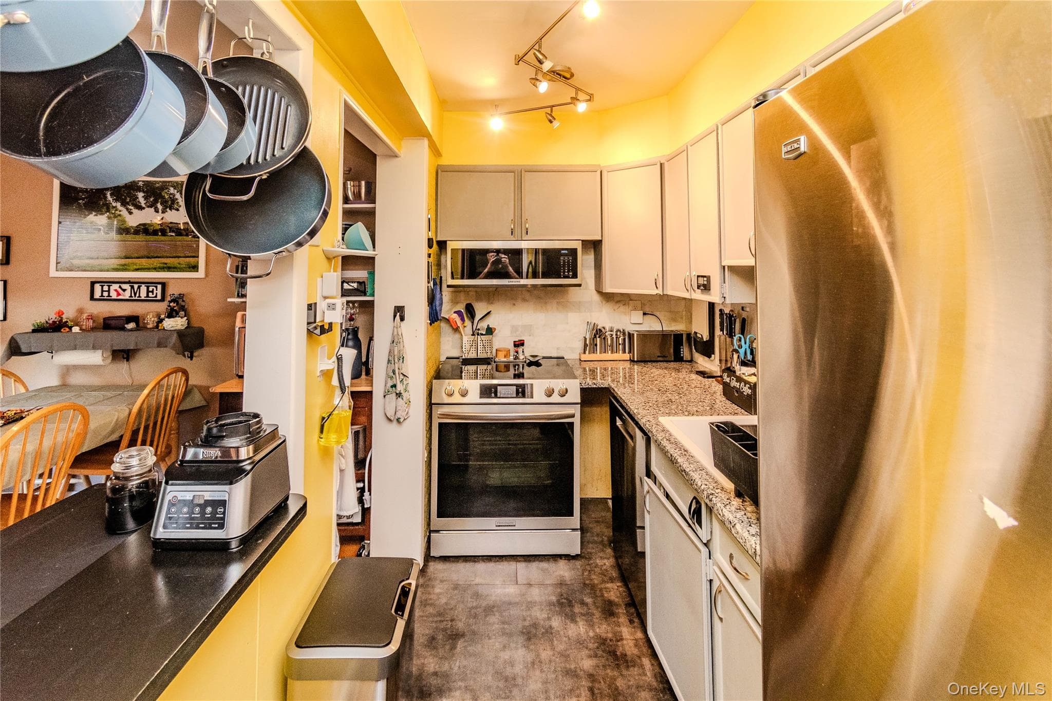 166 Rinaldi Boulevard Unit: A thumbnail 12