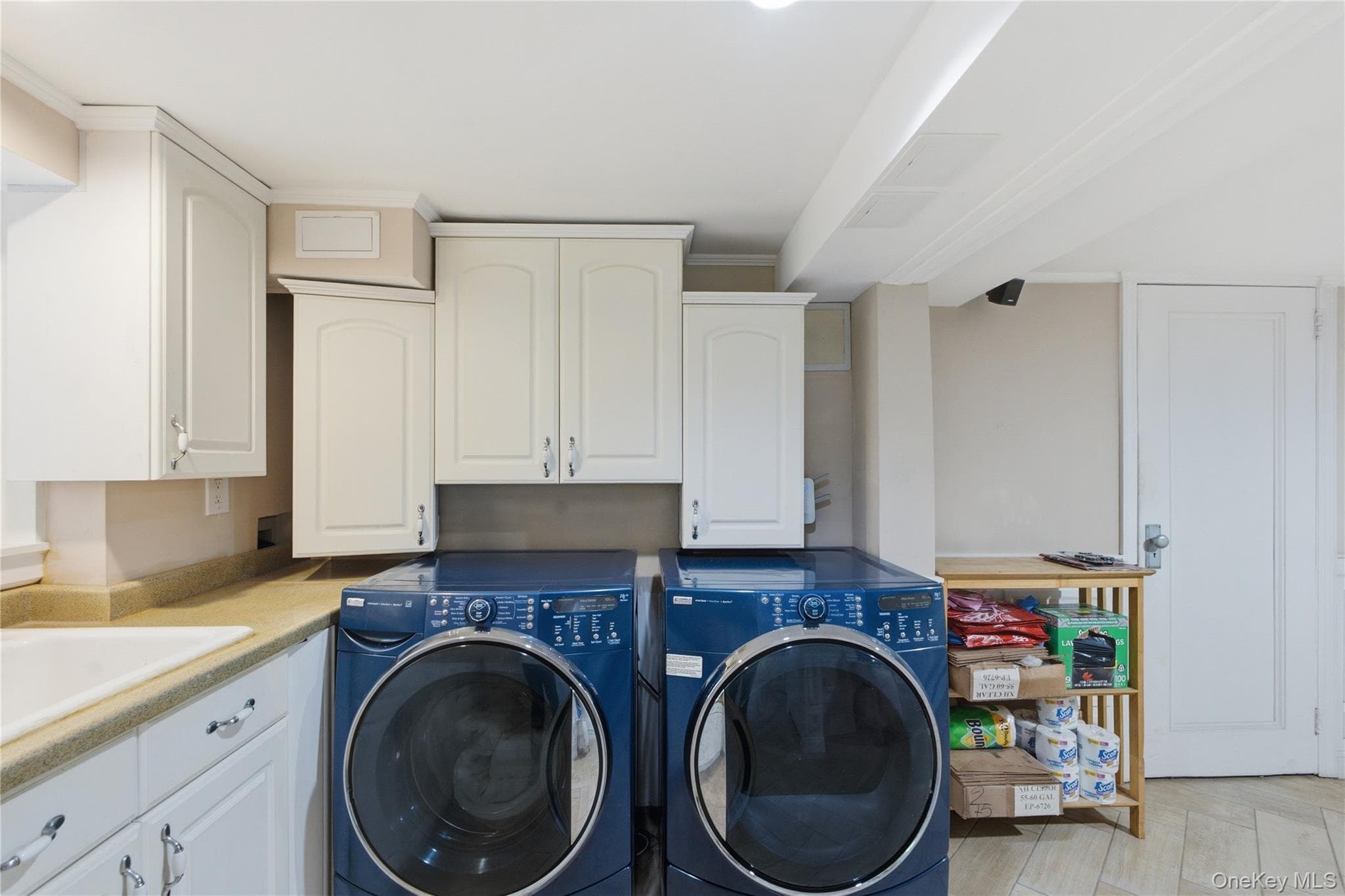 953 E 227th Street thumbnail 16