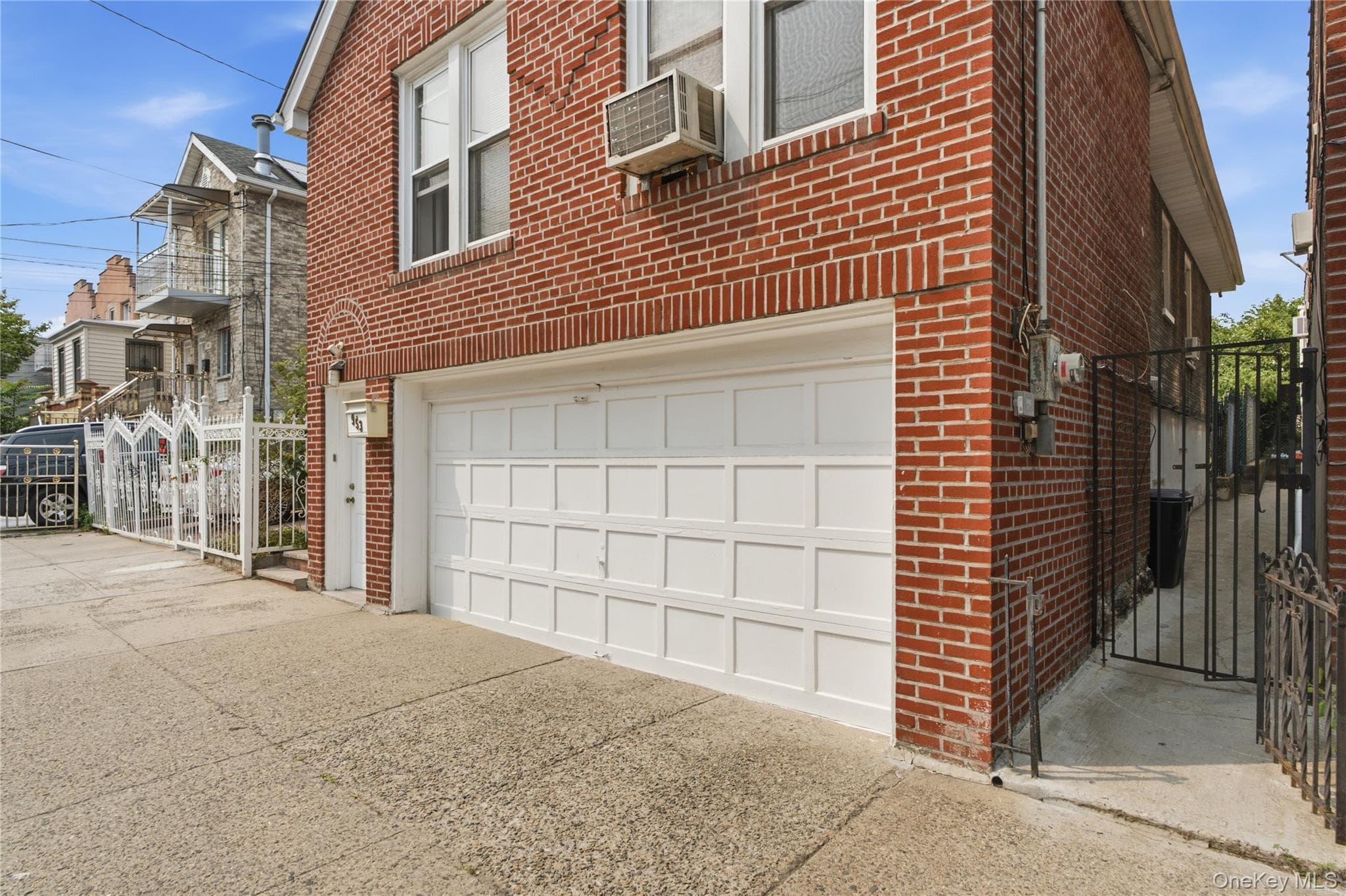 953 E 227th Street thumbnail 3