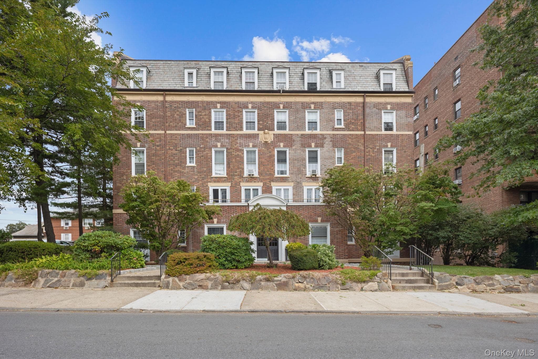 208 Centre Ave AVE Unit: 4-B, New Rochelle