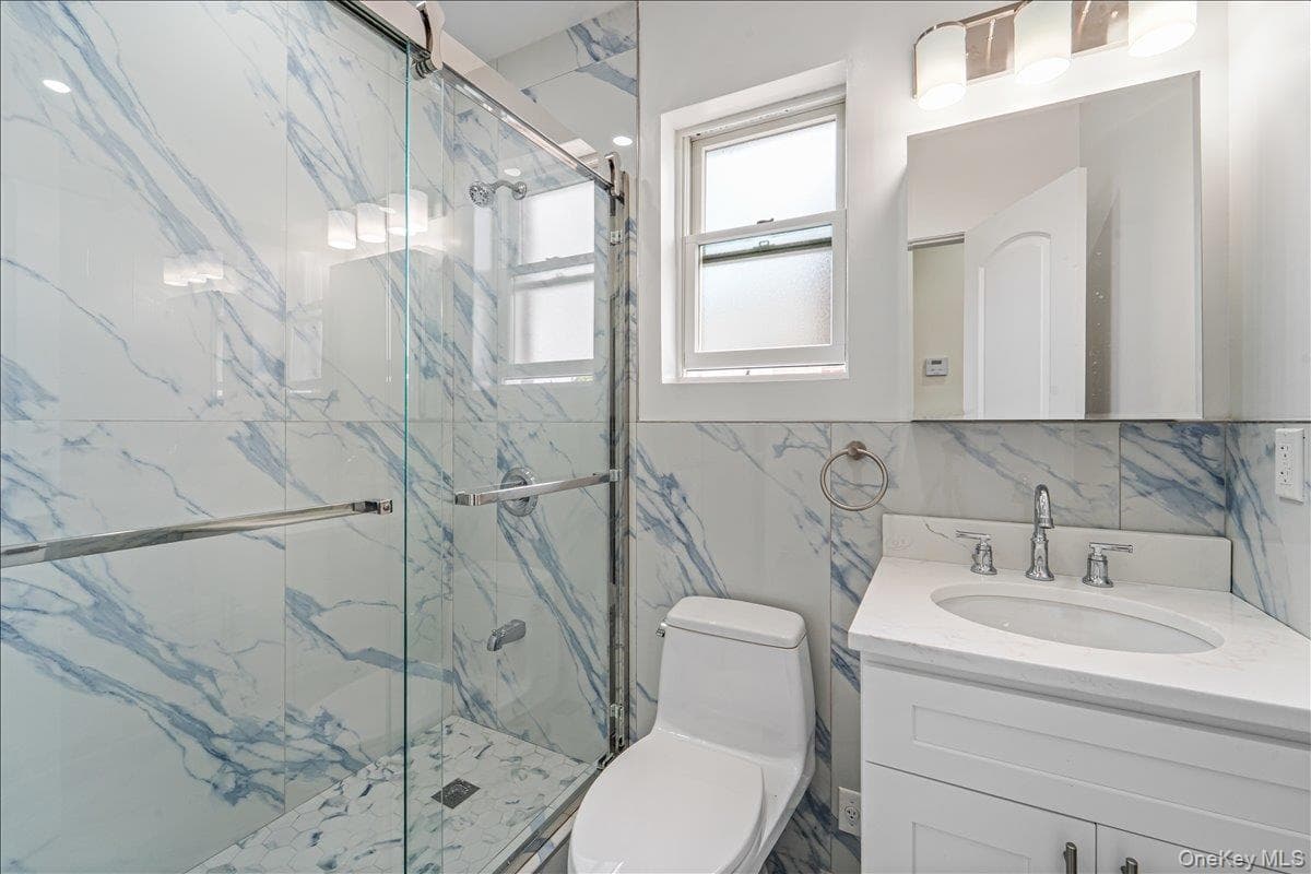 8341 Little Neck Parkway thumbnail 11