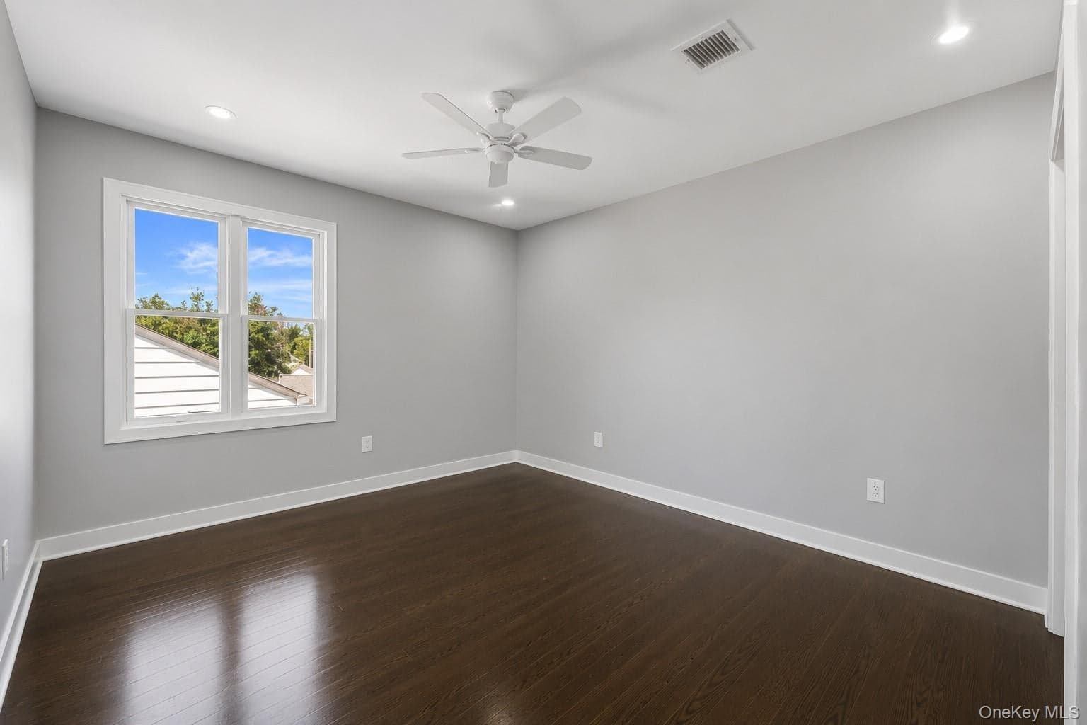 8341 Little Neck Parkway thumbnail 25