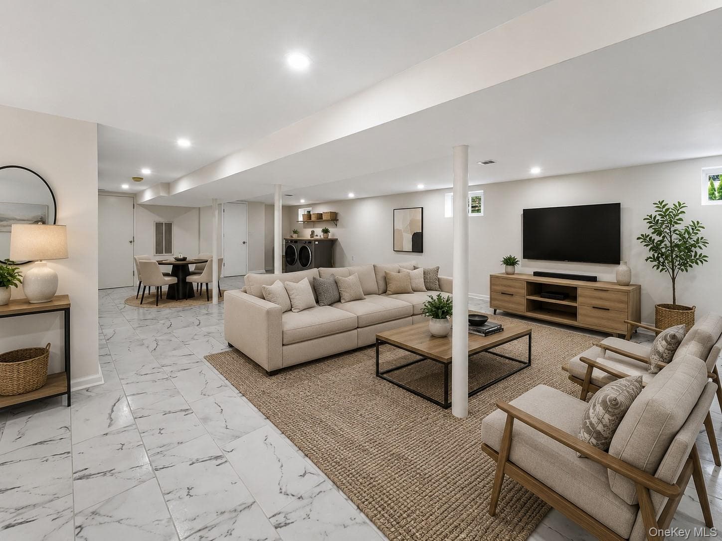 8341 Little Neck Parkway thumbnail 16