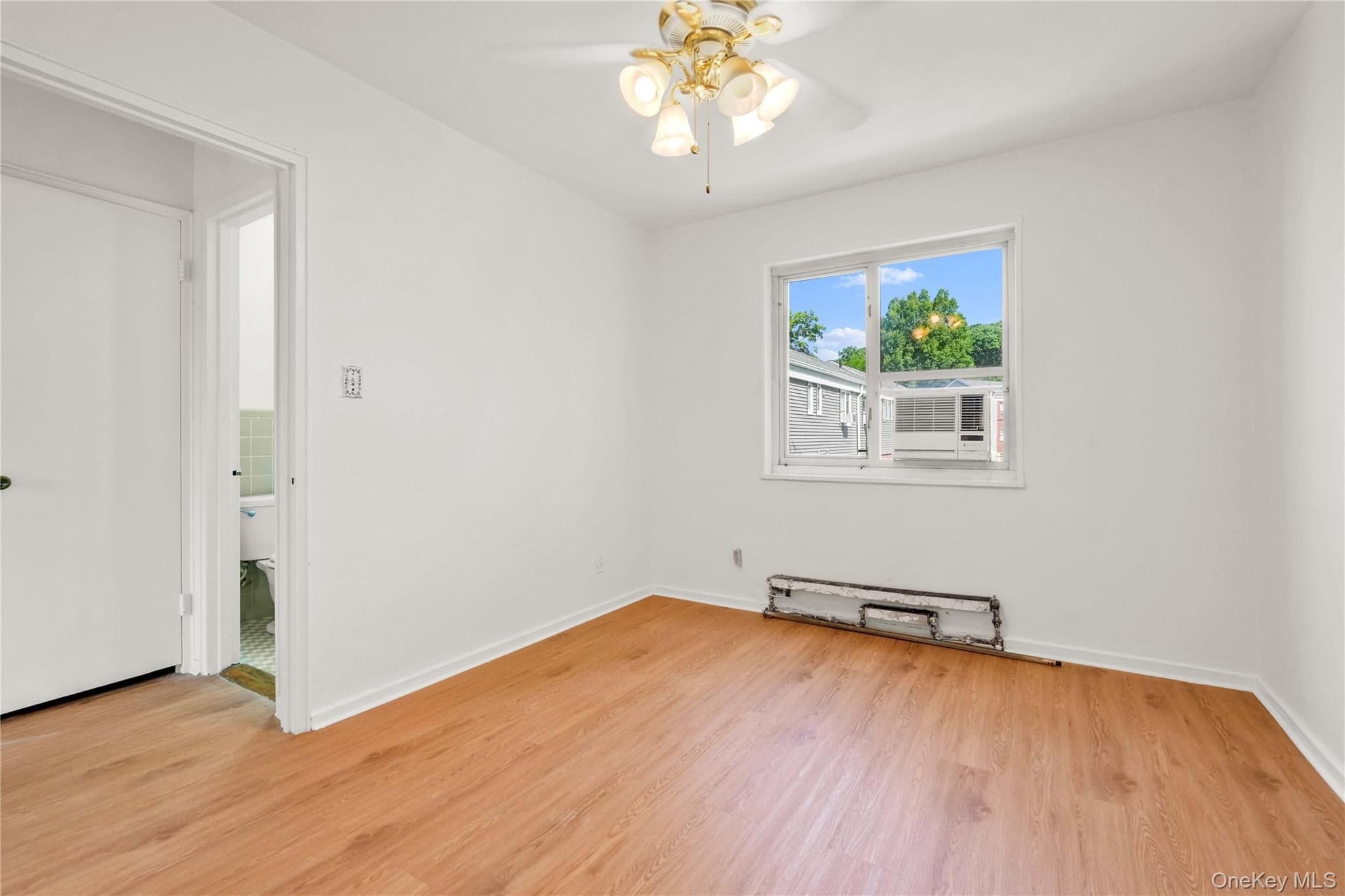 224-01 Hillside Avenue Unit: Upper thumbnail 14