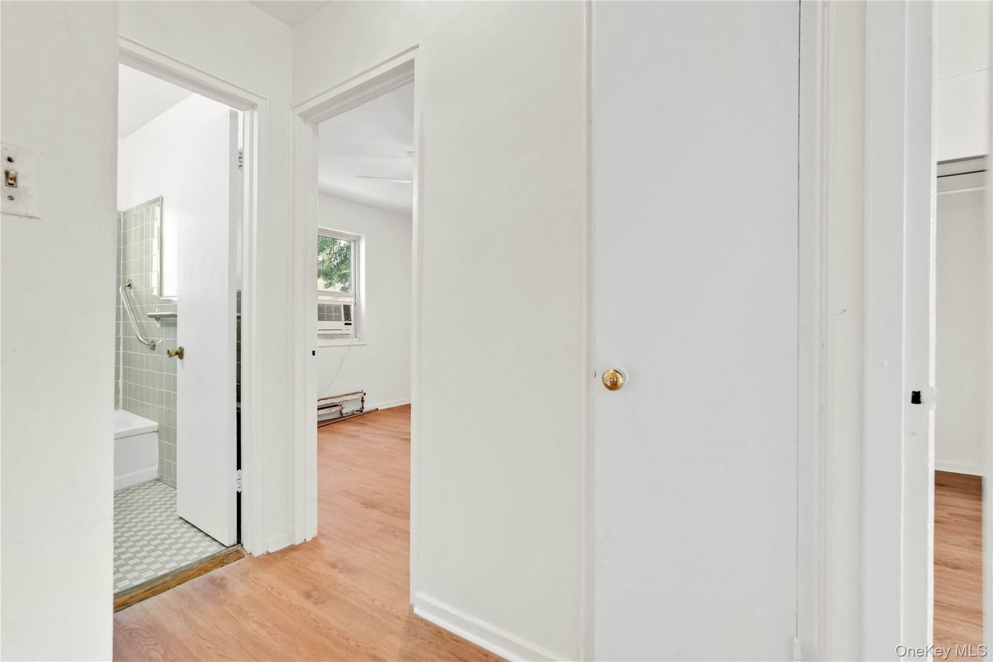 224-01 Hillside Avenue Unit: Upper thumbnail 19