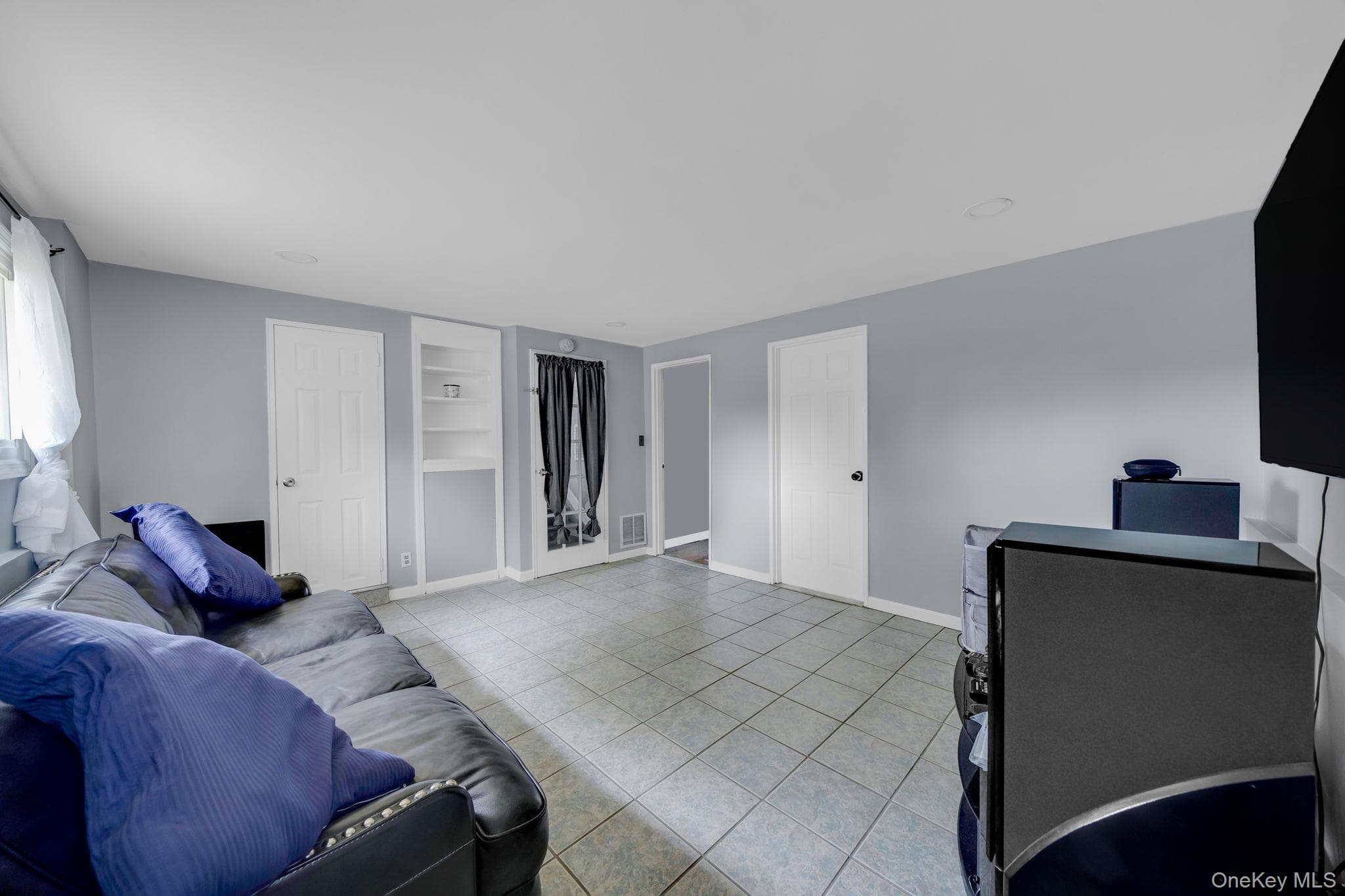 336 W 23rd Street thumbnail 20
