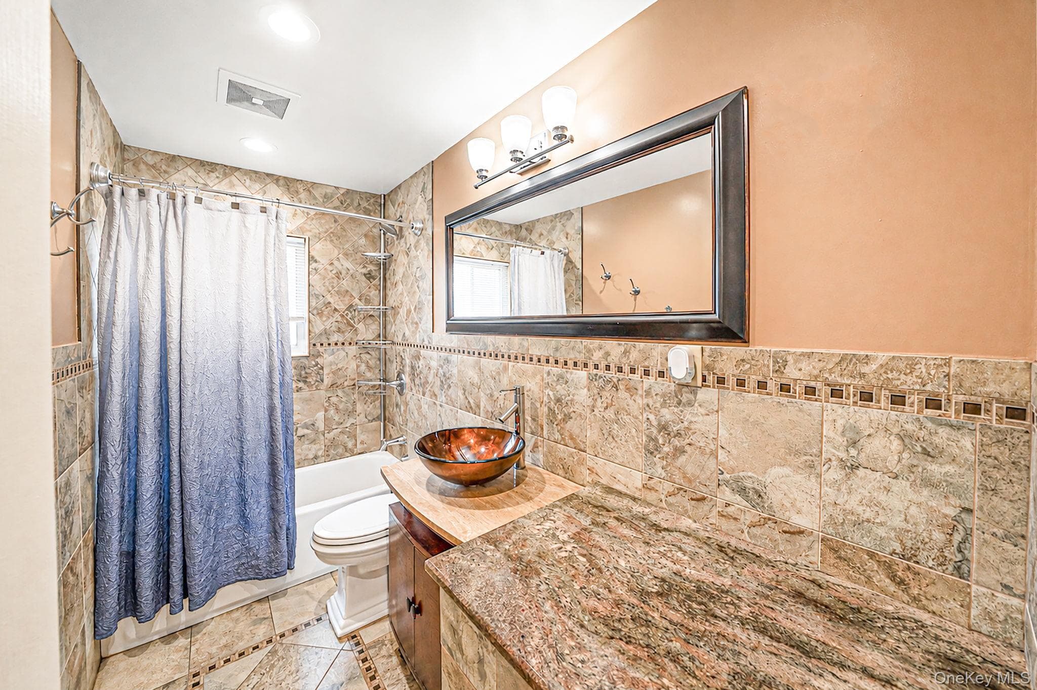336 W 23rd Street thumbnail 10