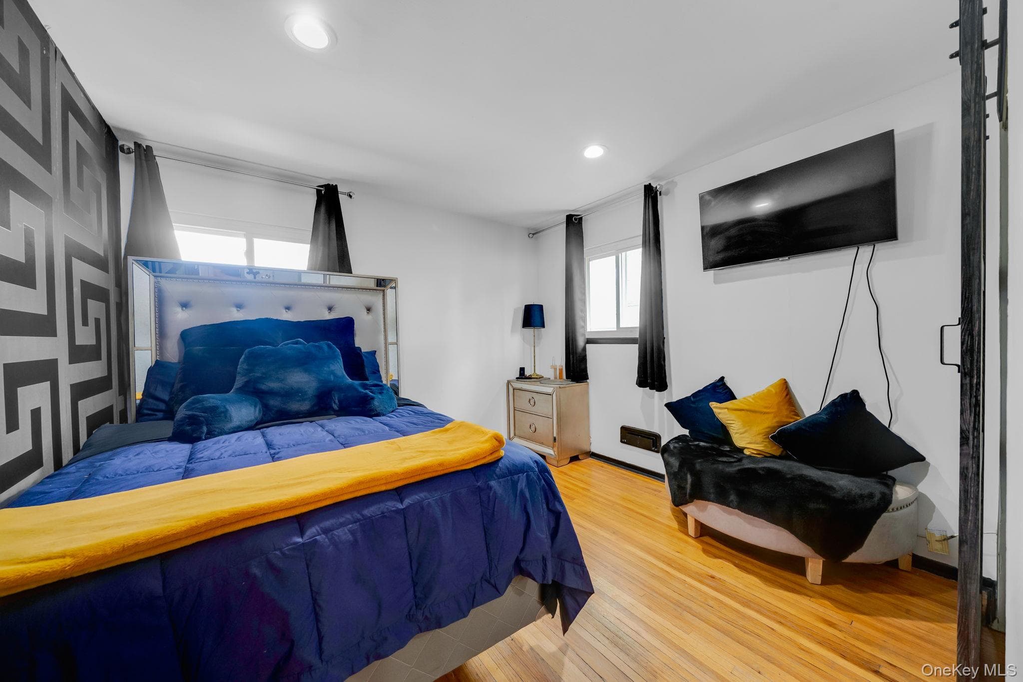 336 W 23rd Street thumbnail 12