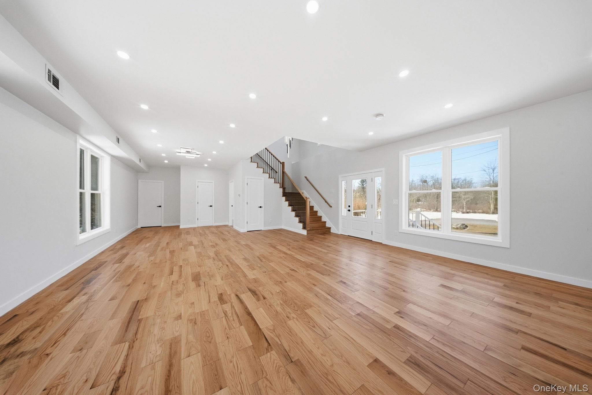 6 Maple Avenue thumbnail 16