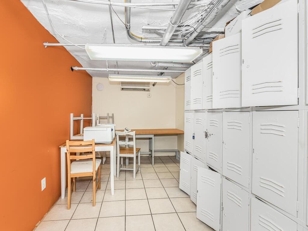 113 E 39th Street thumbnail 29