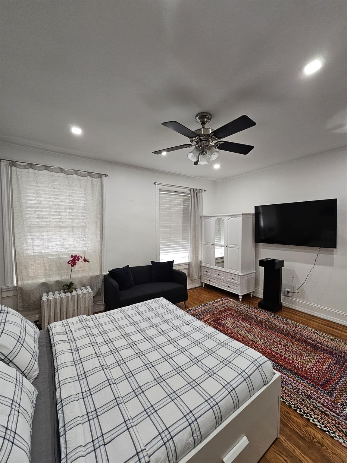 113 E 39th Street thumbnail 36