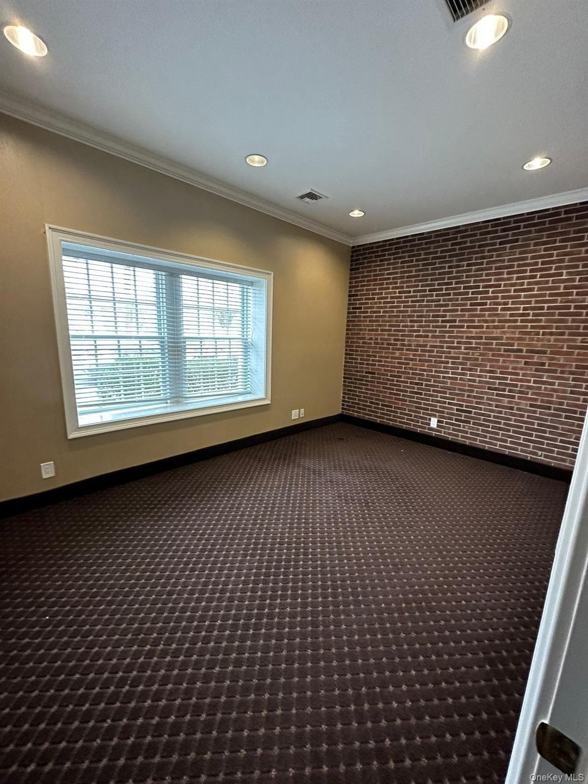 25 Nassau Lane thumbnail 14