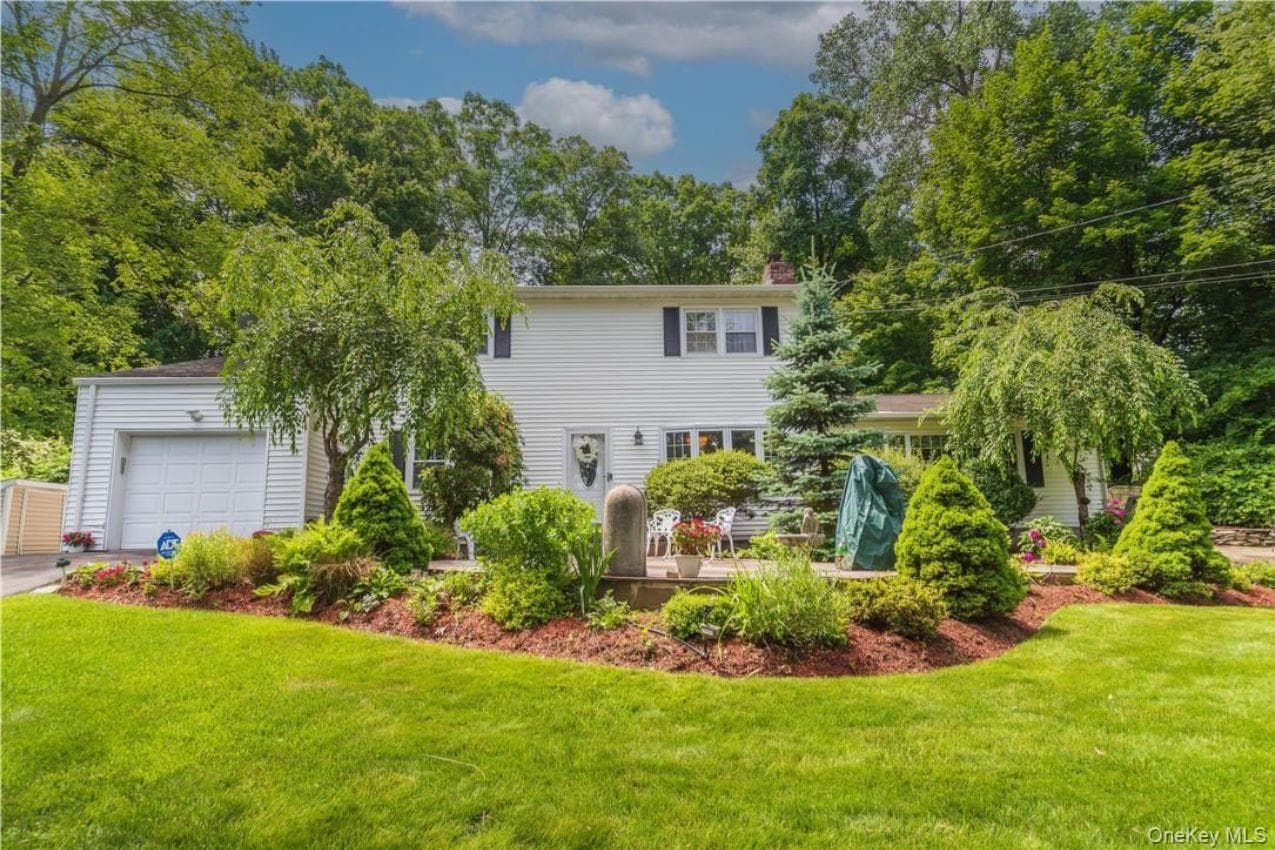 129 Linden Lane, Monroe