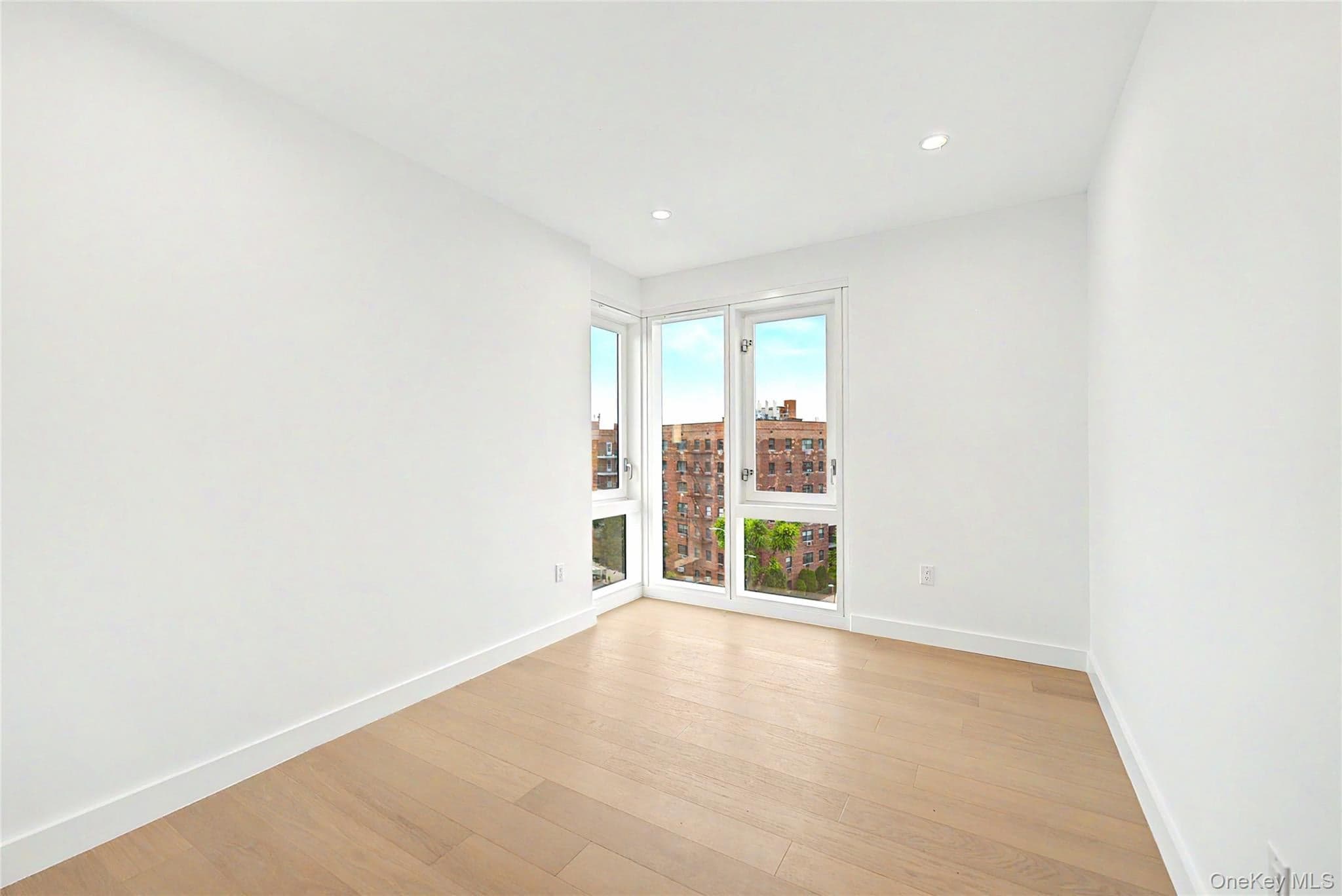 150-02 Northern Boulevard Unit: 5G thumbnail 6