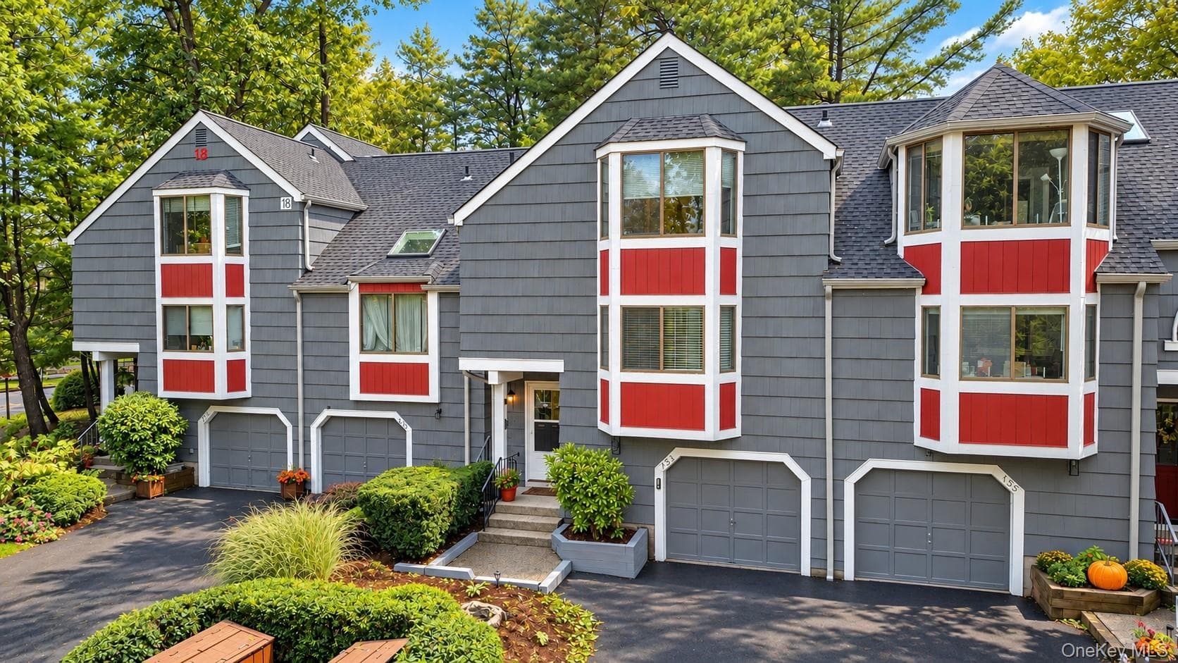 153 Treetop Circle, Nanuet