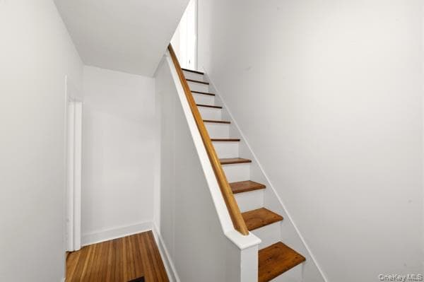 36 Railroad Ave. AVE thumbnail 6