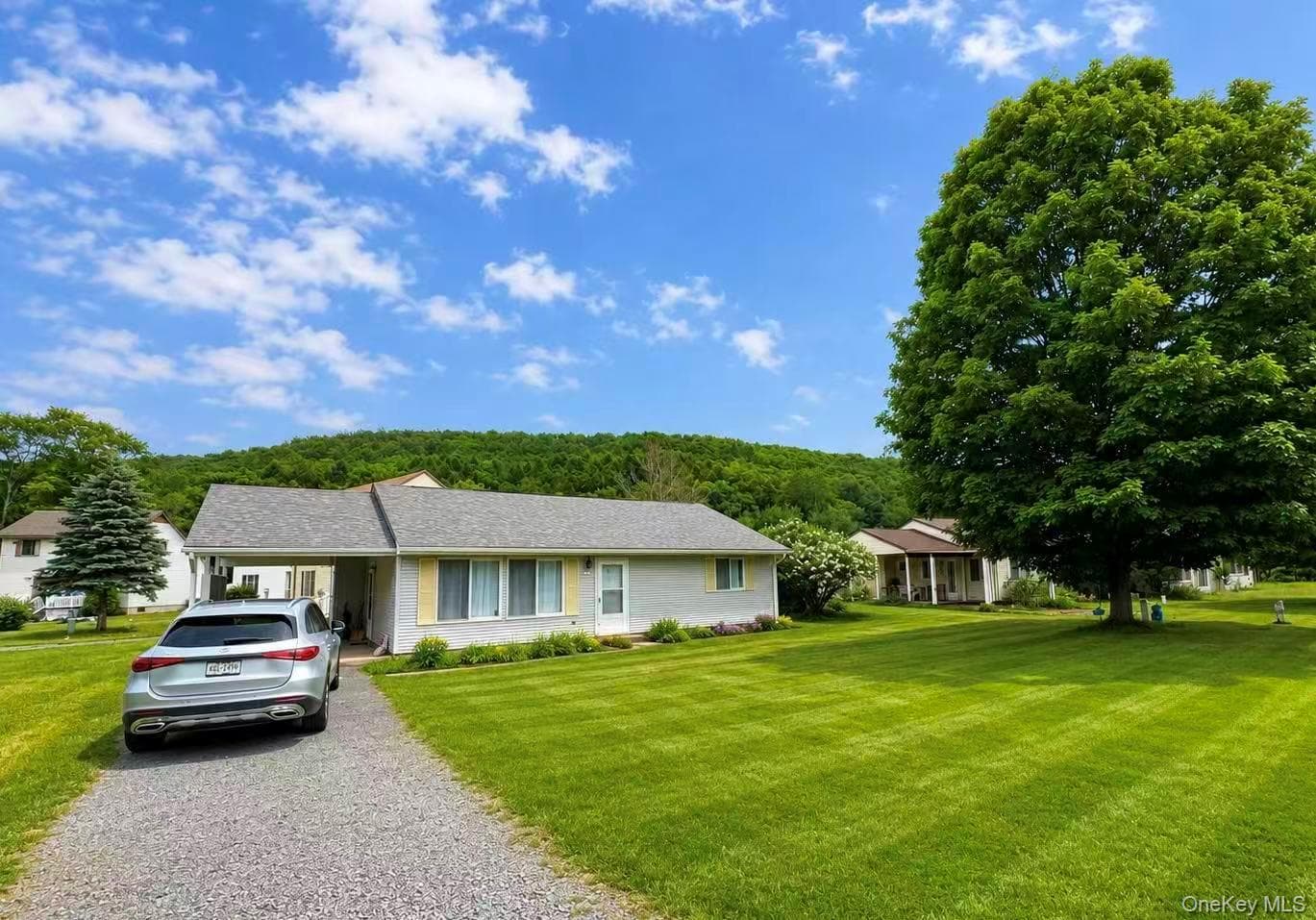 12 Pine Drive photo 1