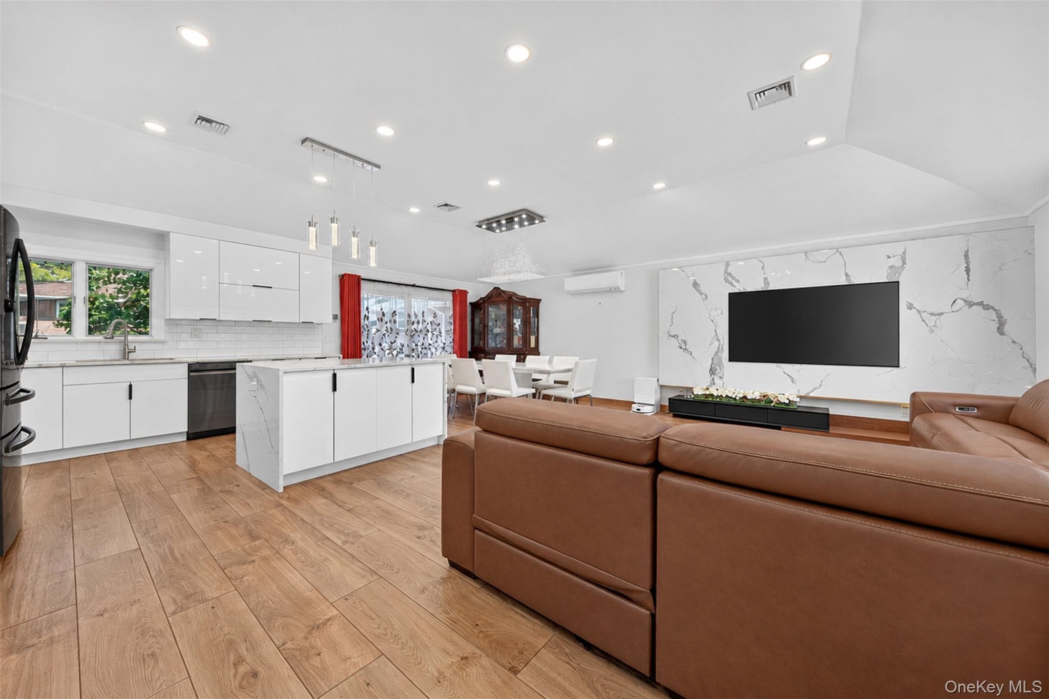 76 Marcus Avenue thumbnail 8