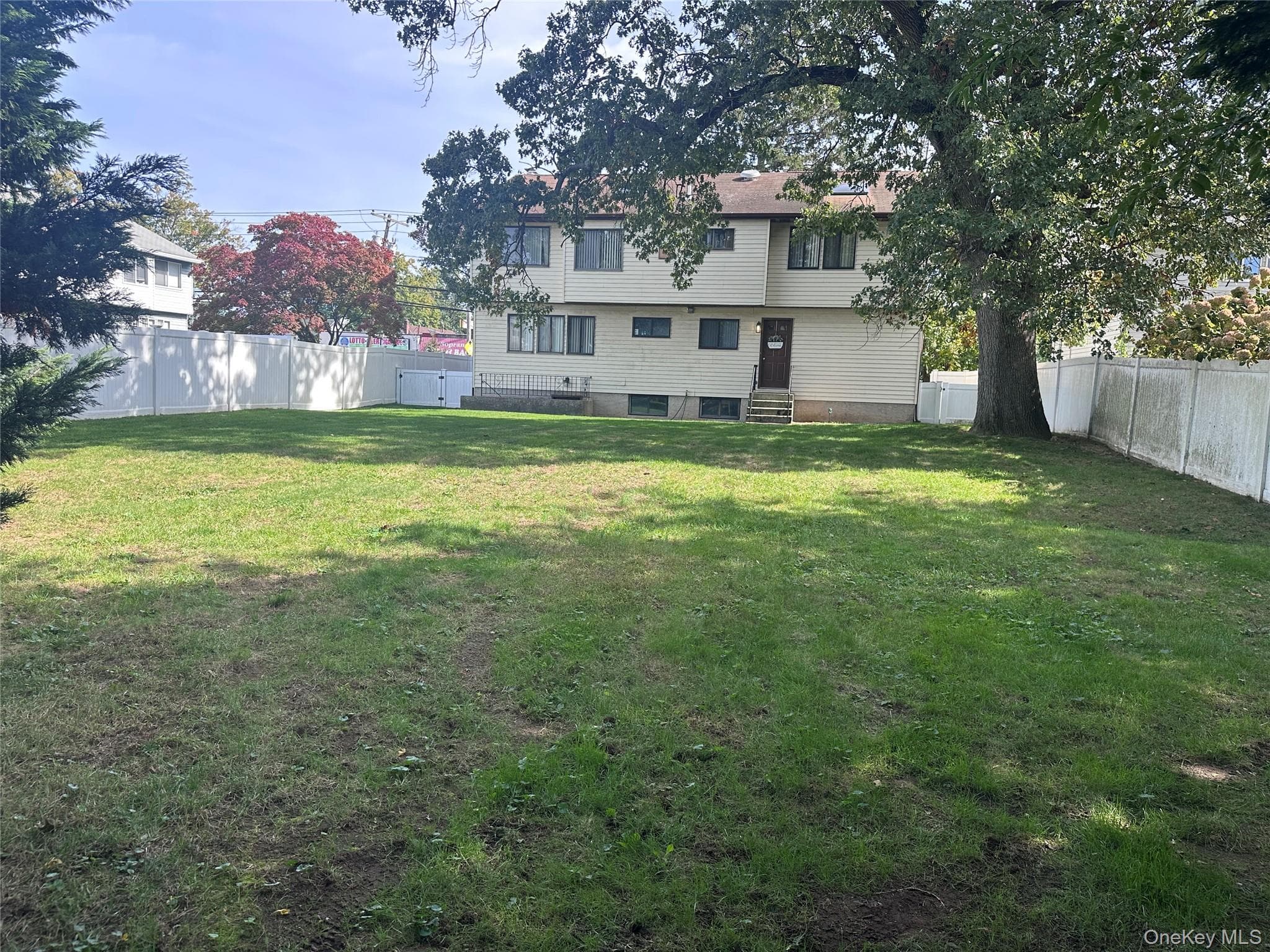1346 Merrick Avenue thumbnail 3