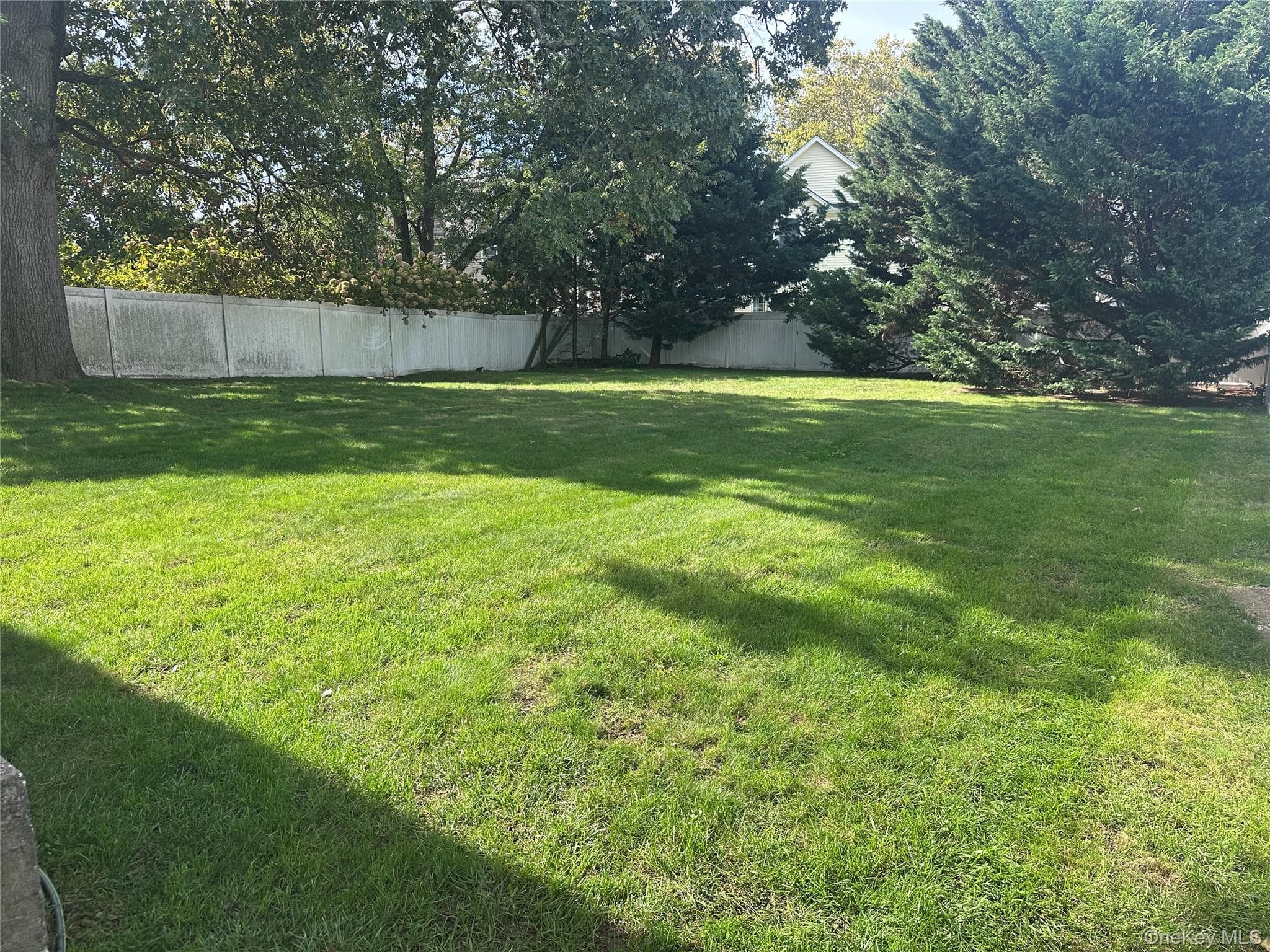 1346 Merrick Avenue thumbnail 7