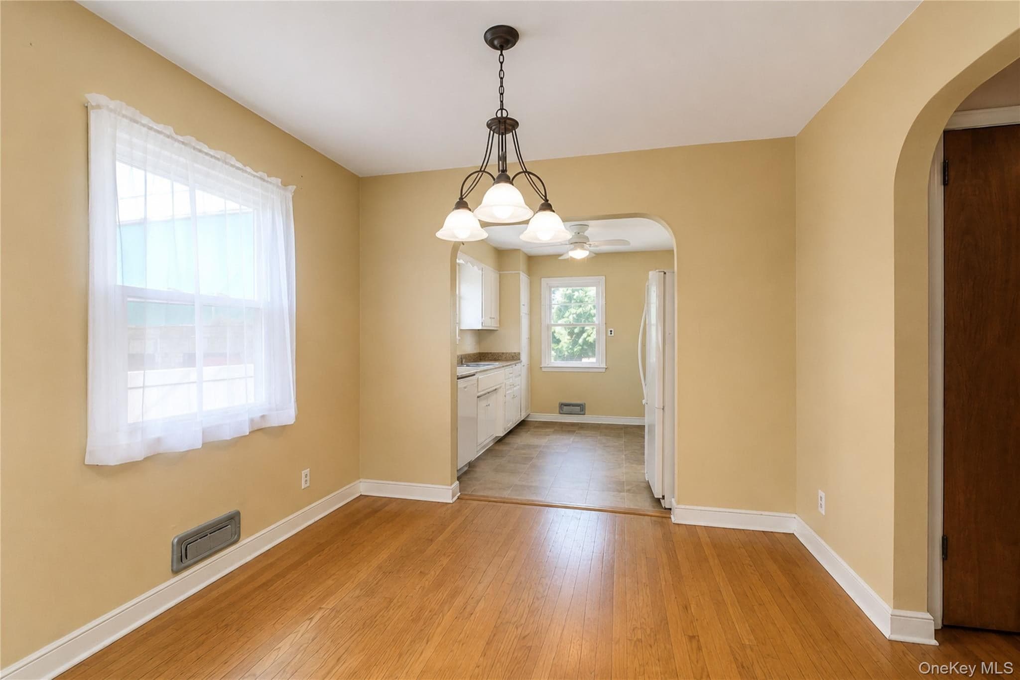 3895 Amboy Road thumbnail 9